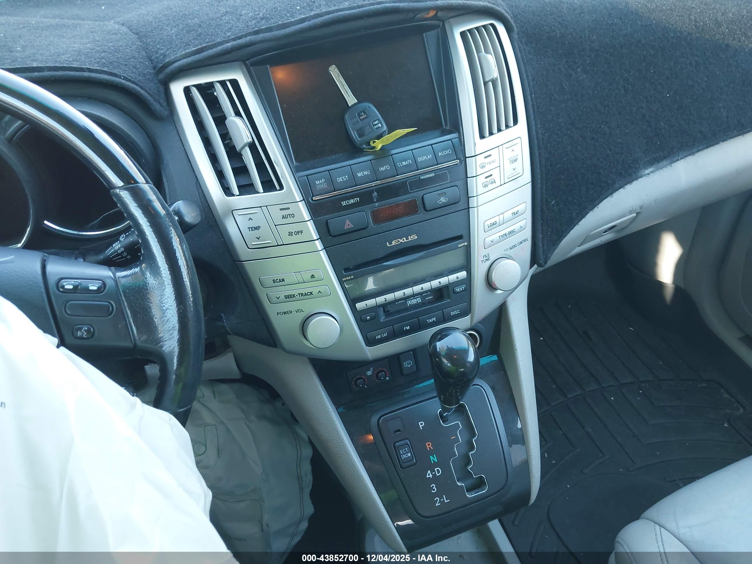 LEXUS RX image 11