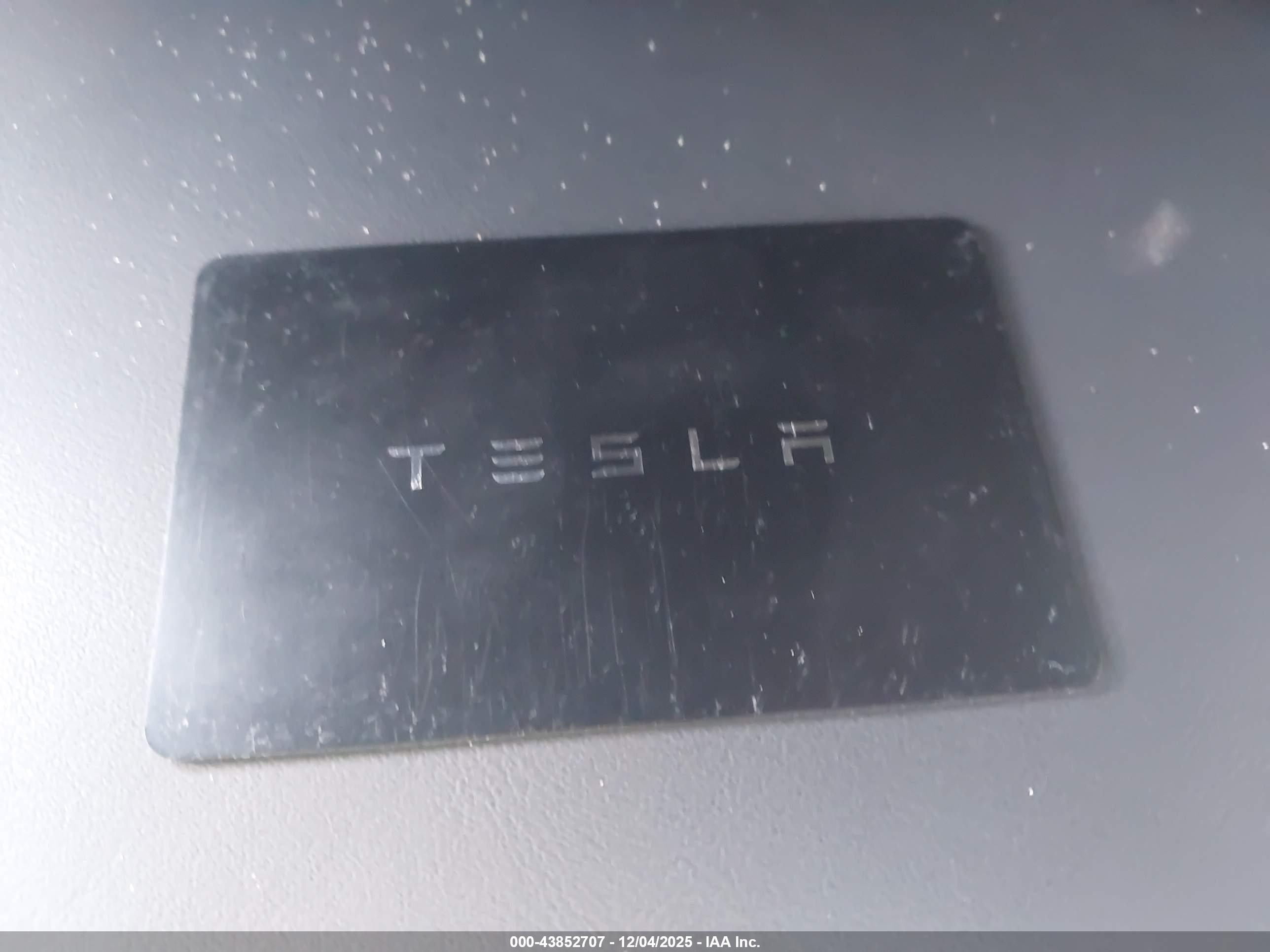 TESLA MODEL image 11