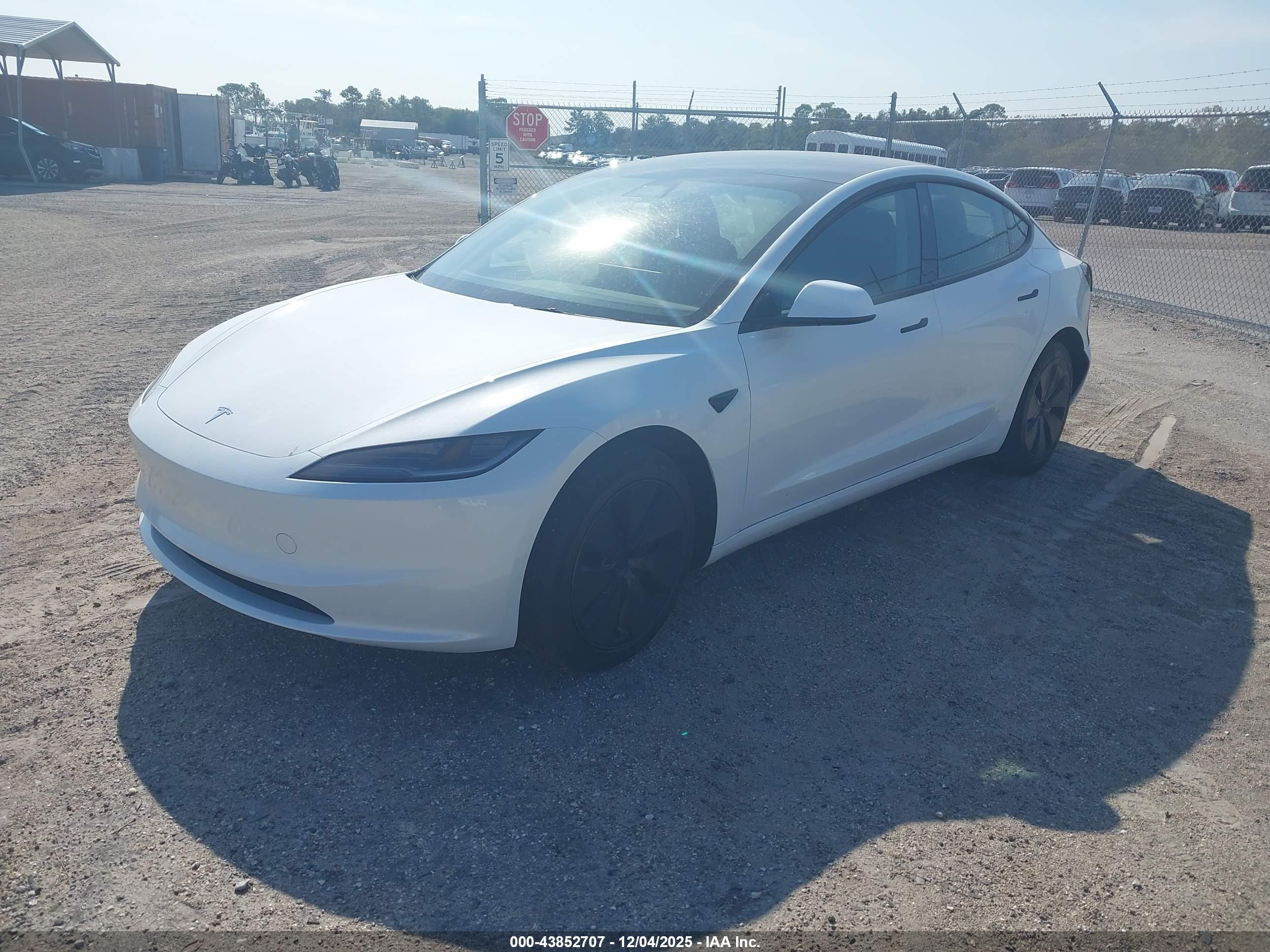 TESLA MODEL image 2