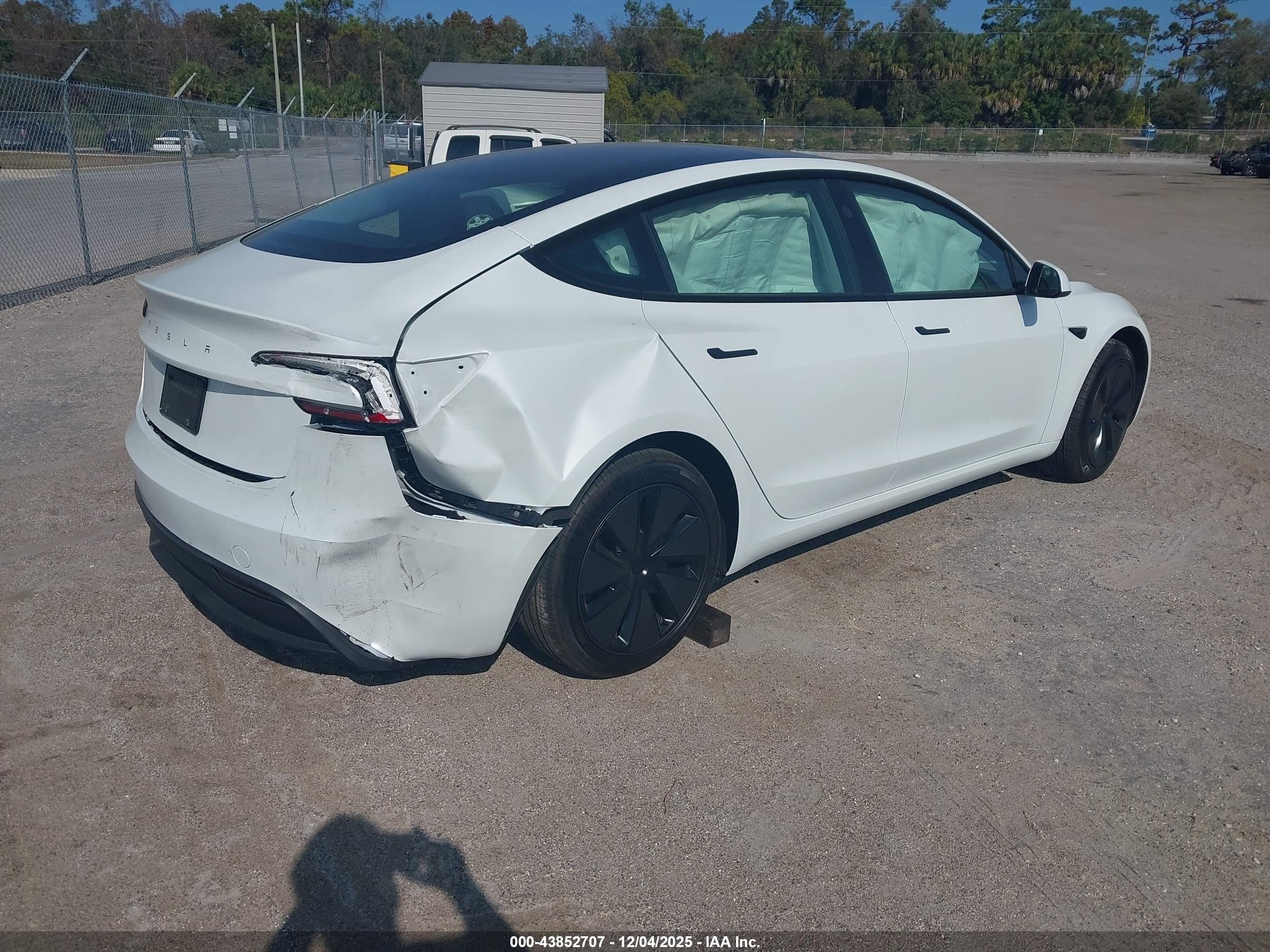 TESLA MODEL image 4