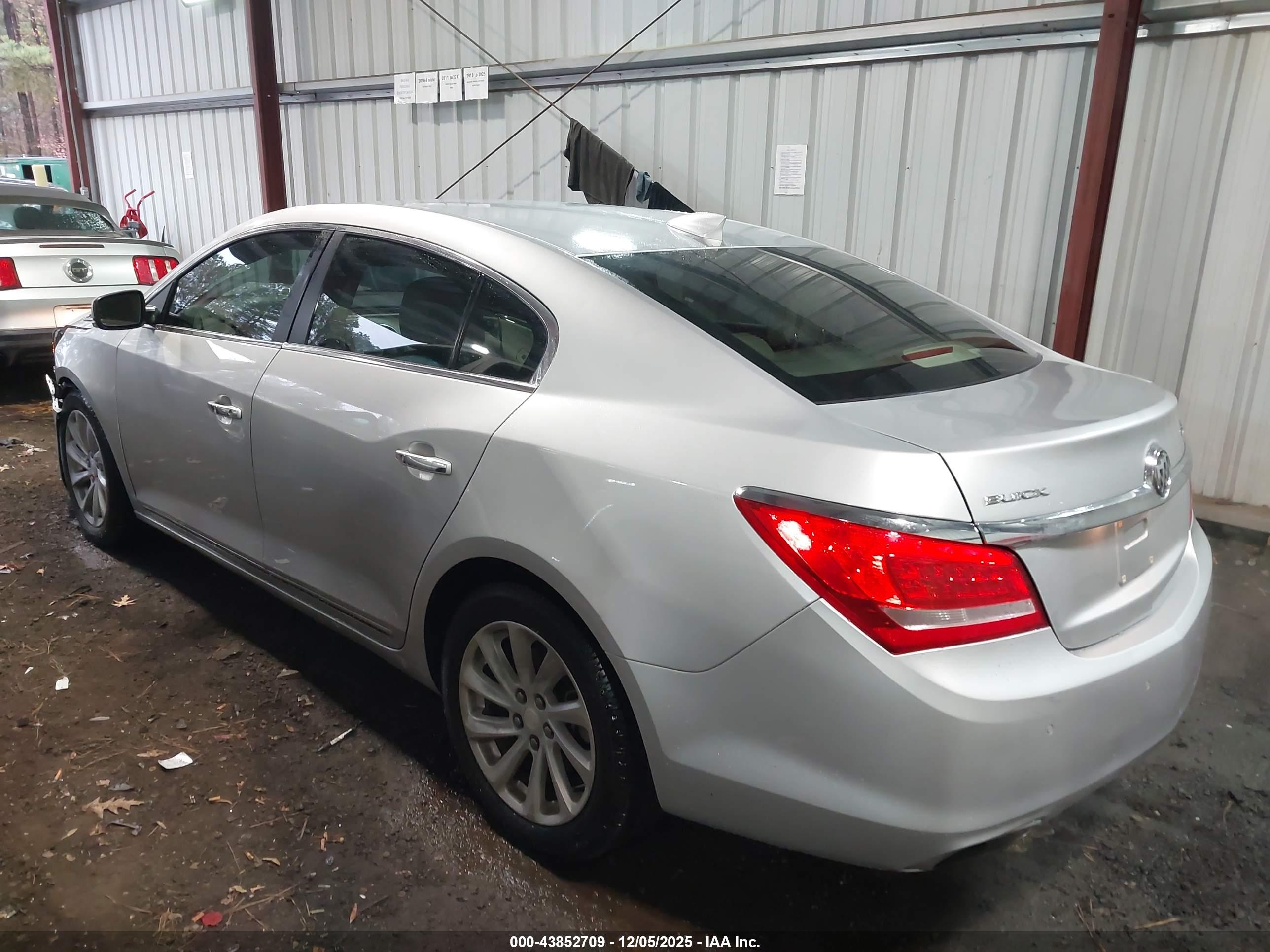 BUICK LACROSSE image 3
