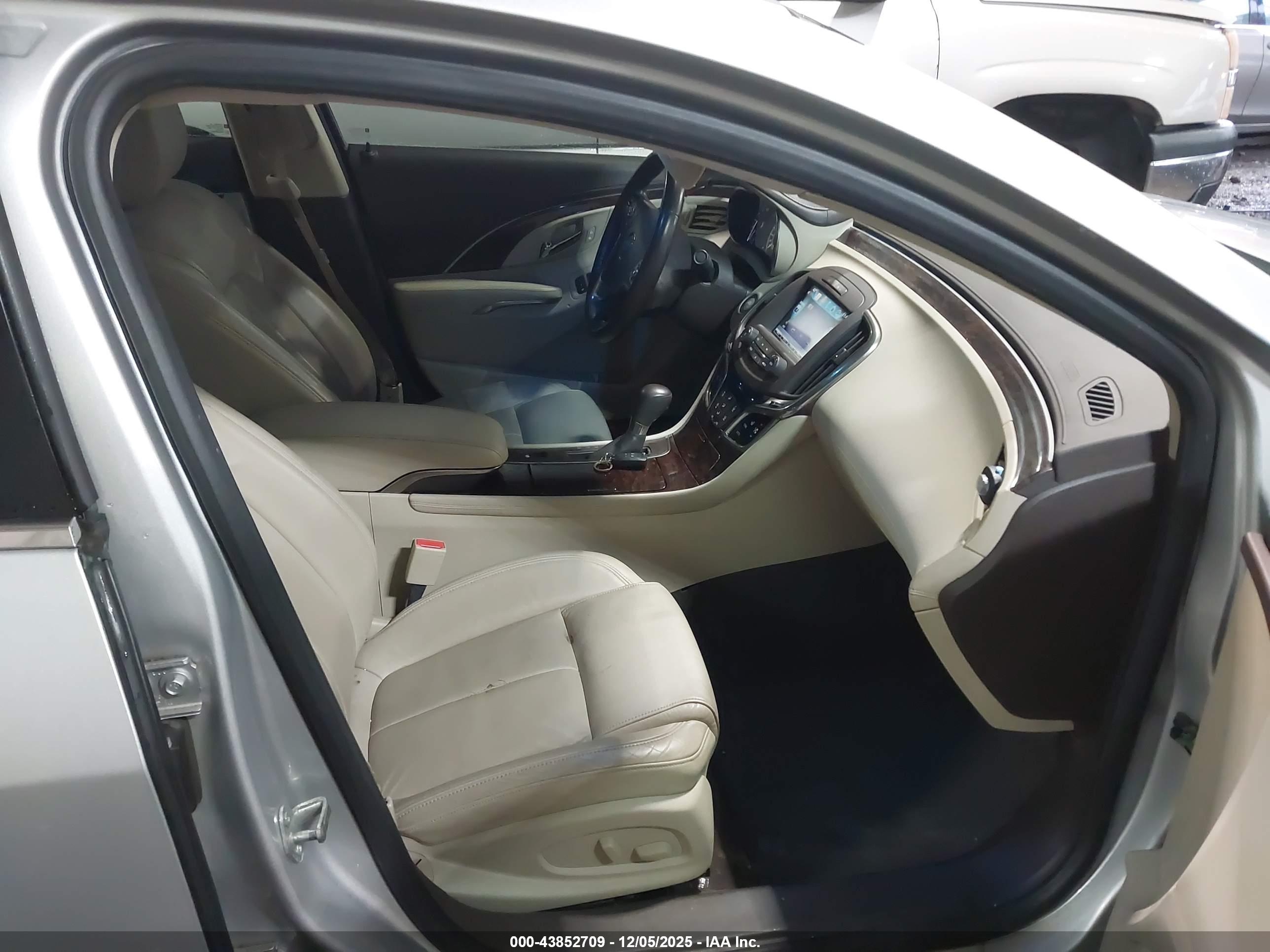 BUICK LACROSSE image 5