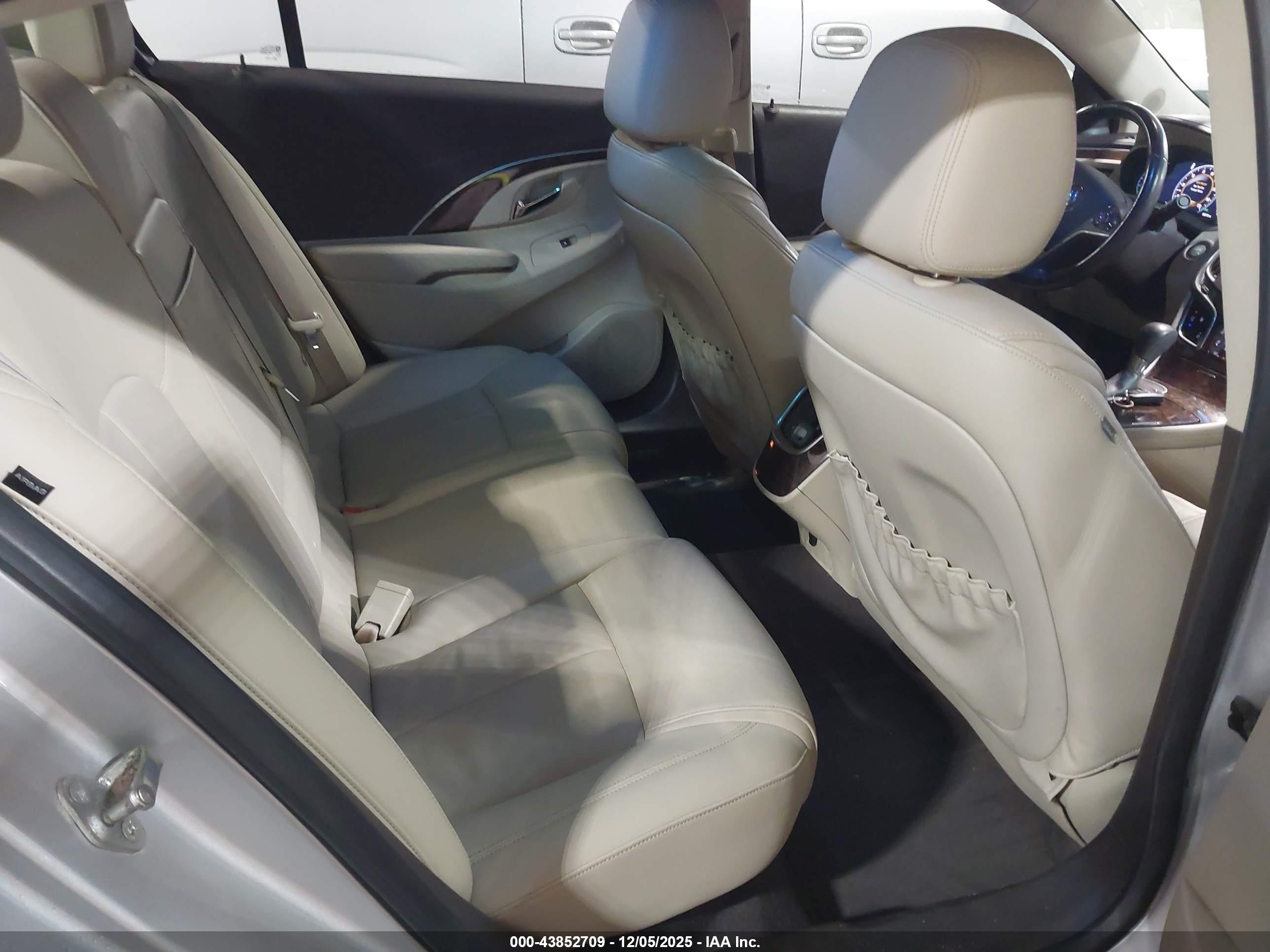 BUICK LACROSSE image 8