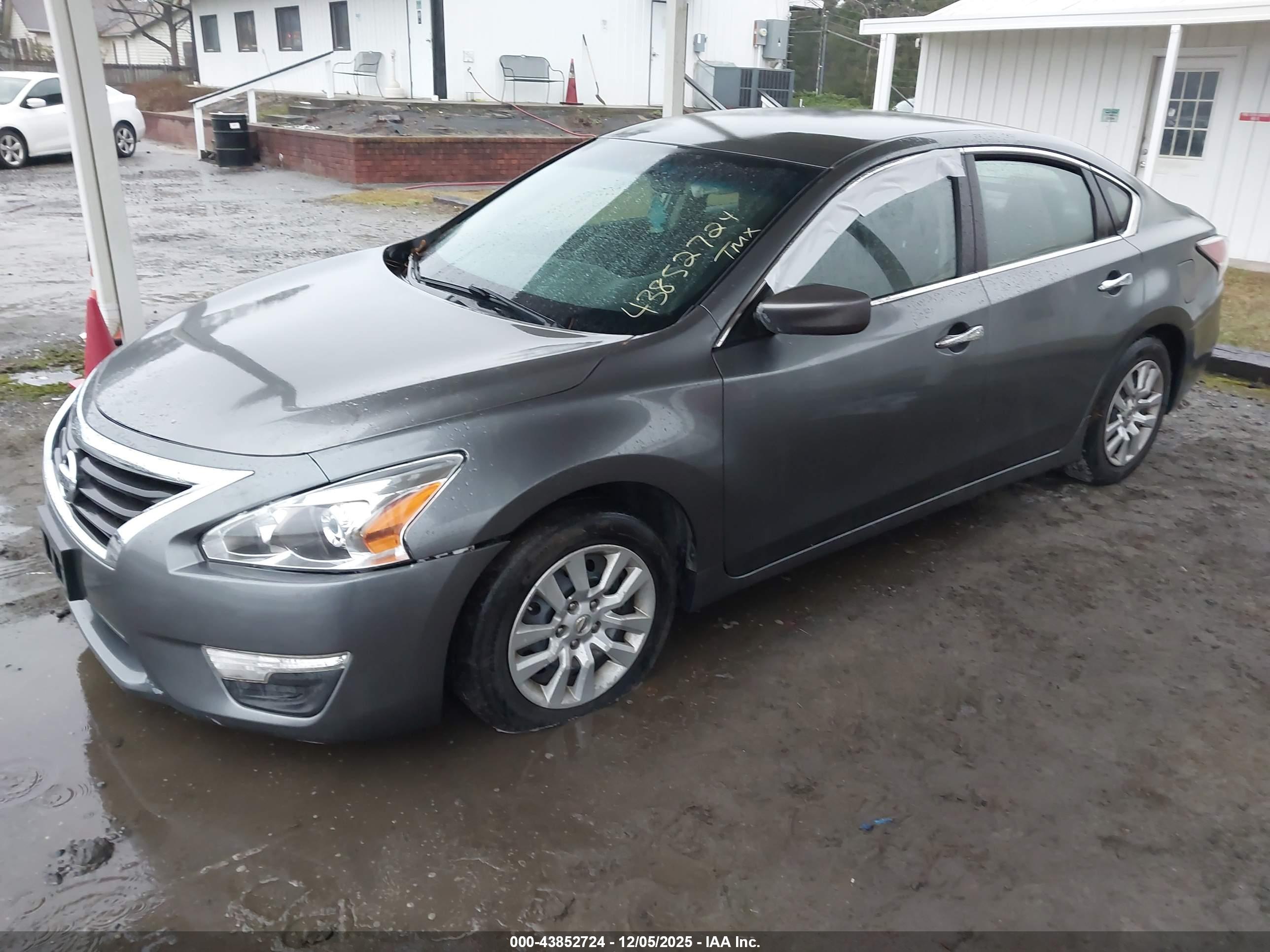 NISSAN ALTIMA image 2