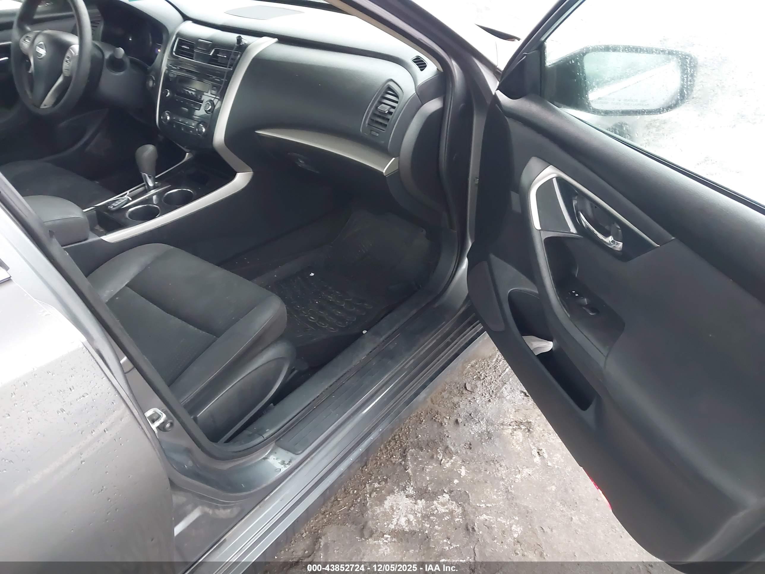 NISSAN ALTIMA image 5