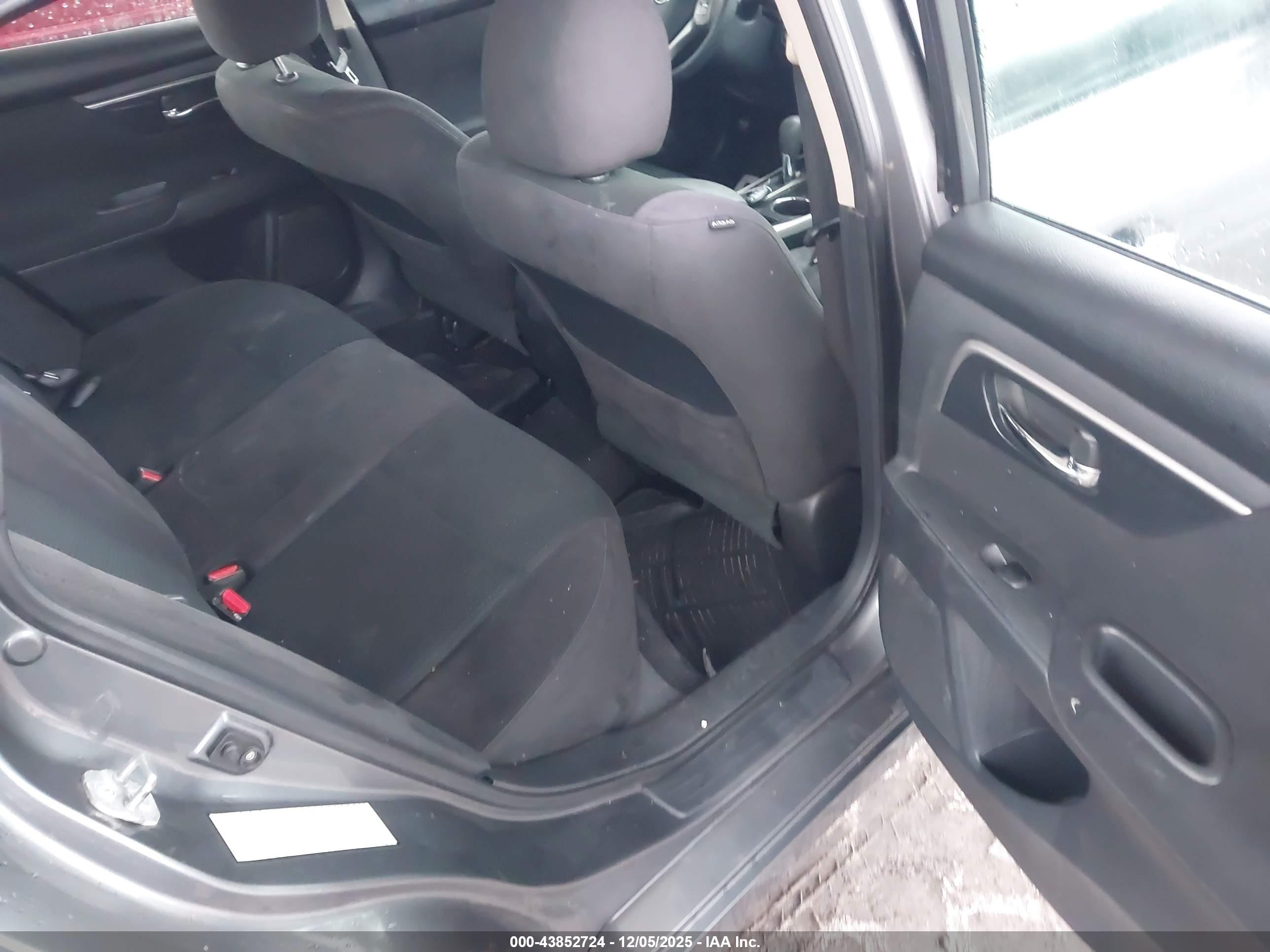 NISSAN ALTIMA image 8