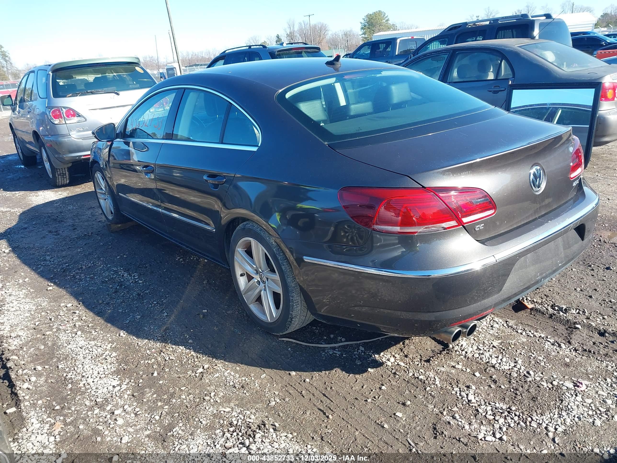 VOLKSWAGEN CC image 3