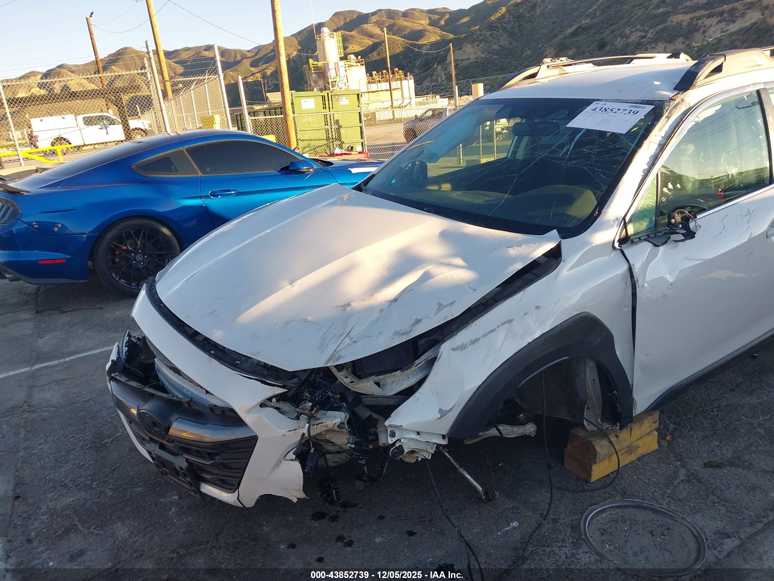 SUBARU OUTBACK image 6
