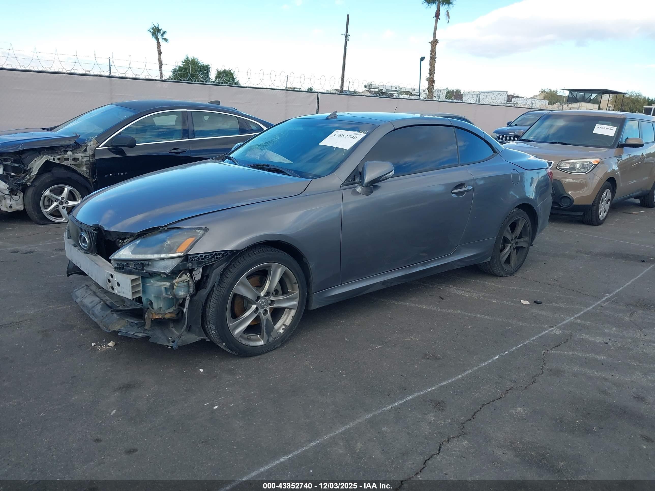LEXUS IS image 2