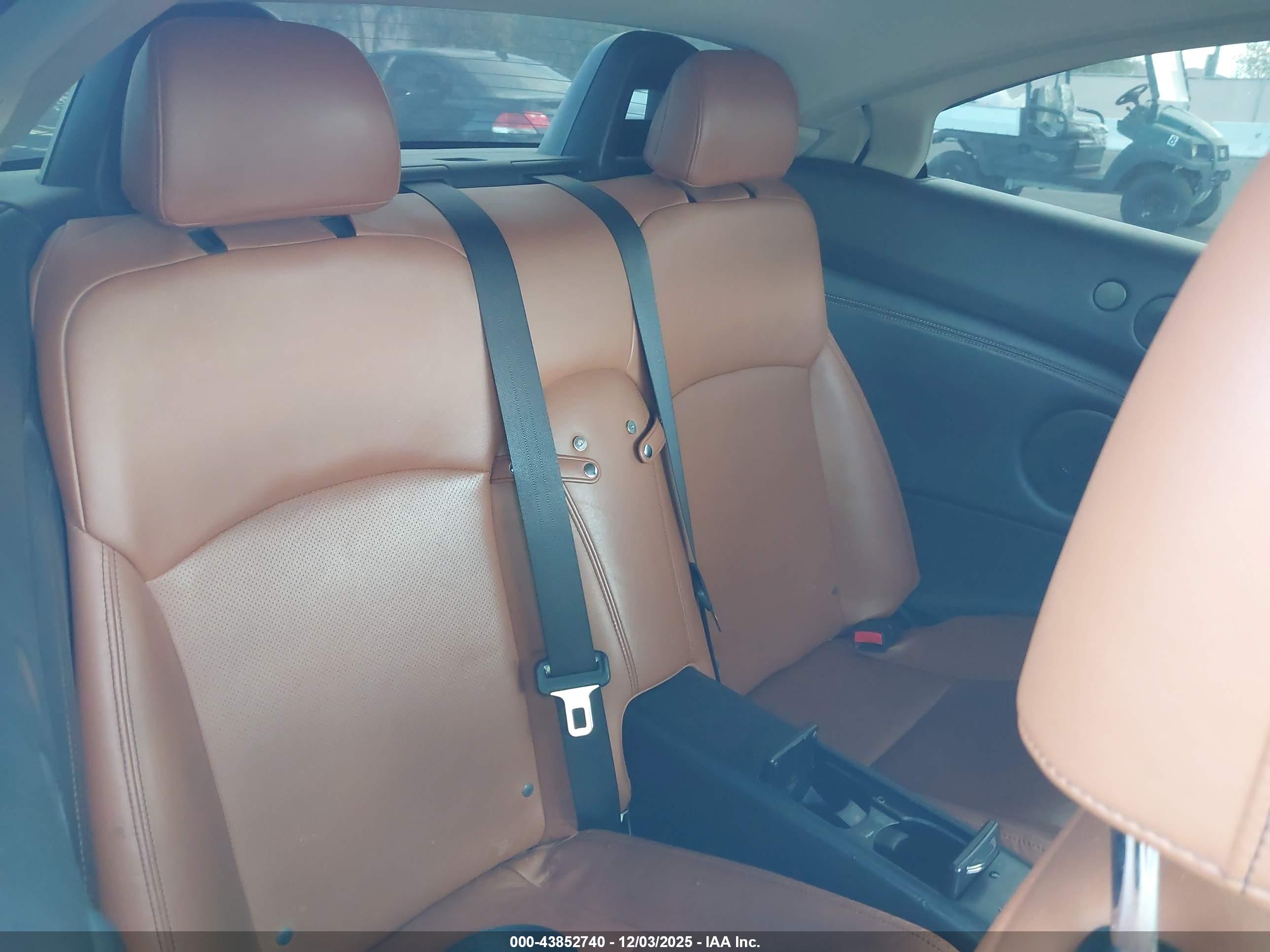 LEXUS IS image 8