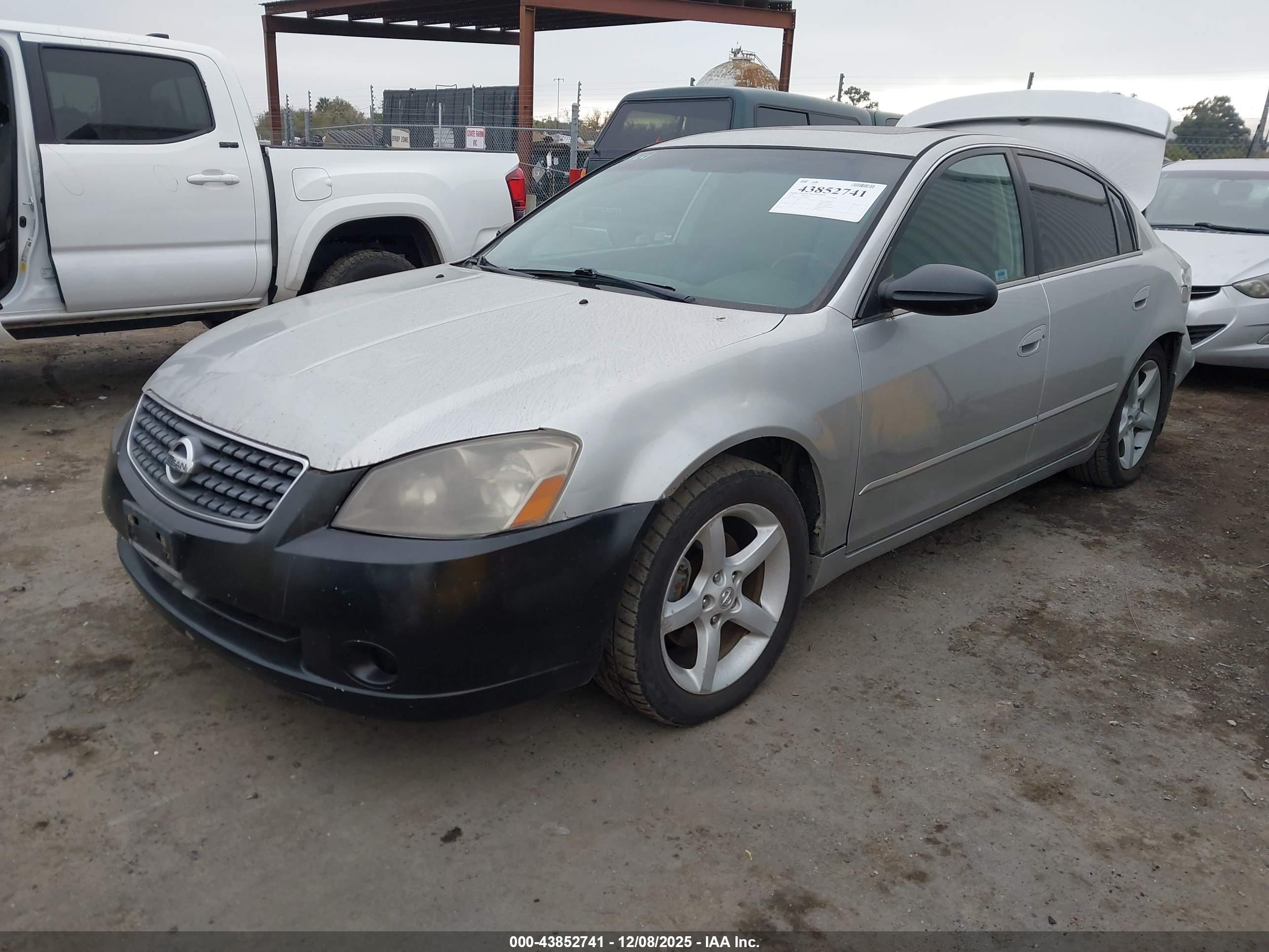 NISSAN ALTIMA image 2