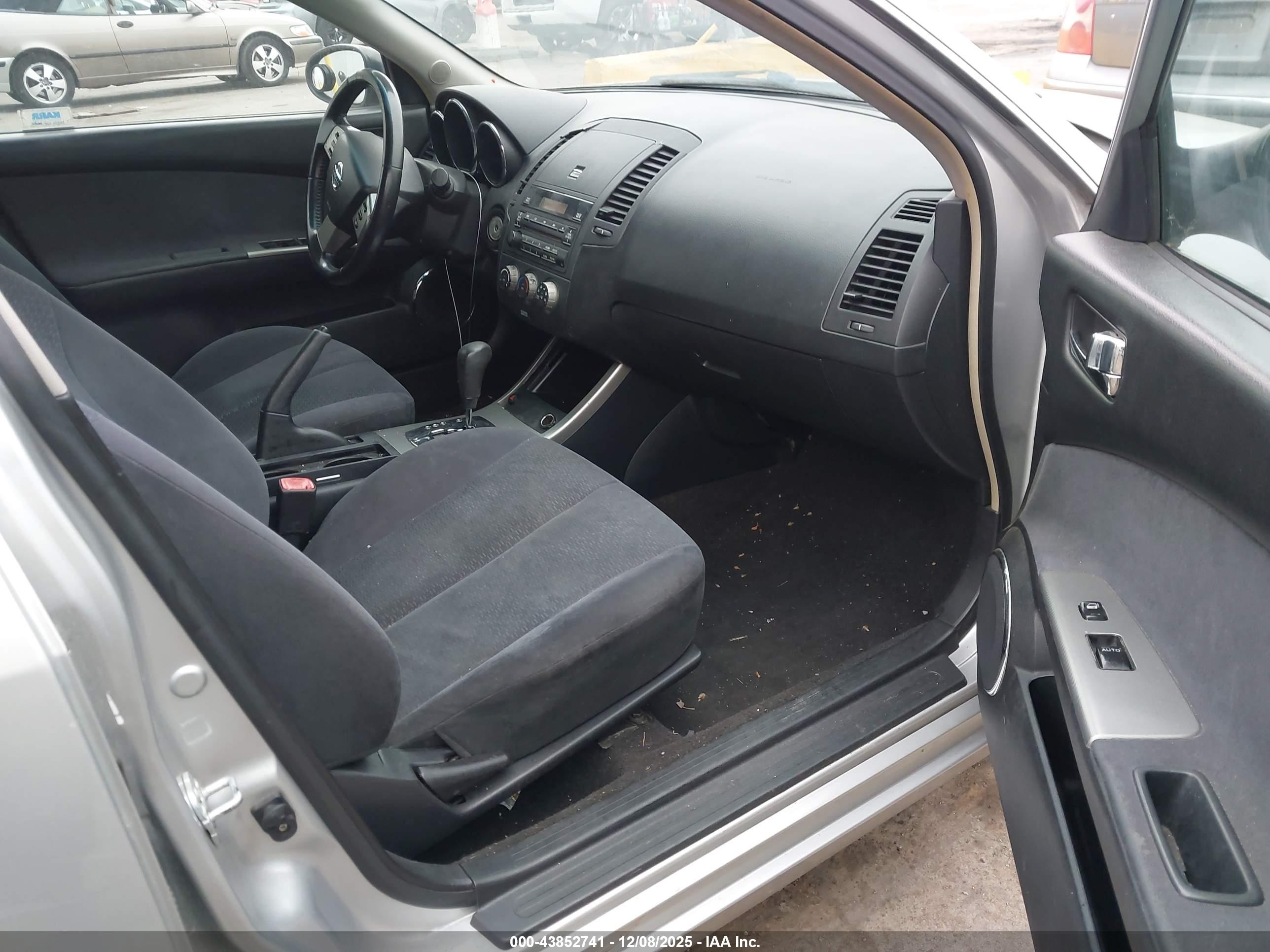NISSAN ALTIMA image 5