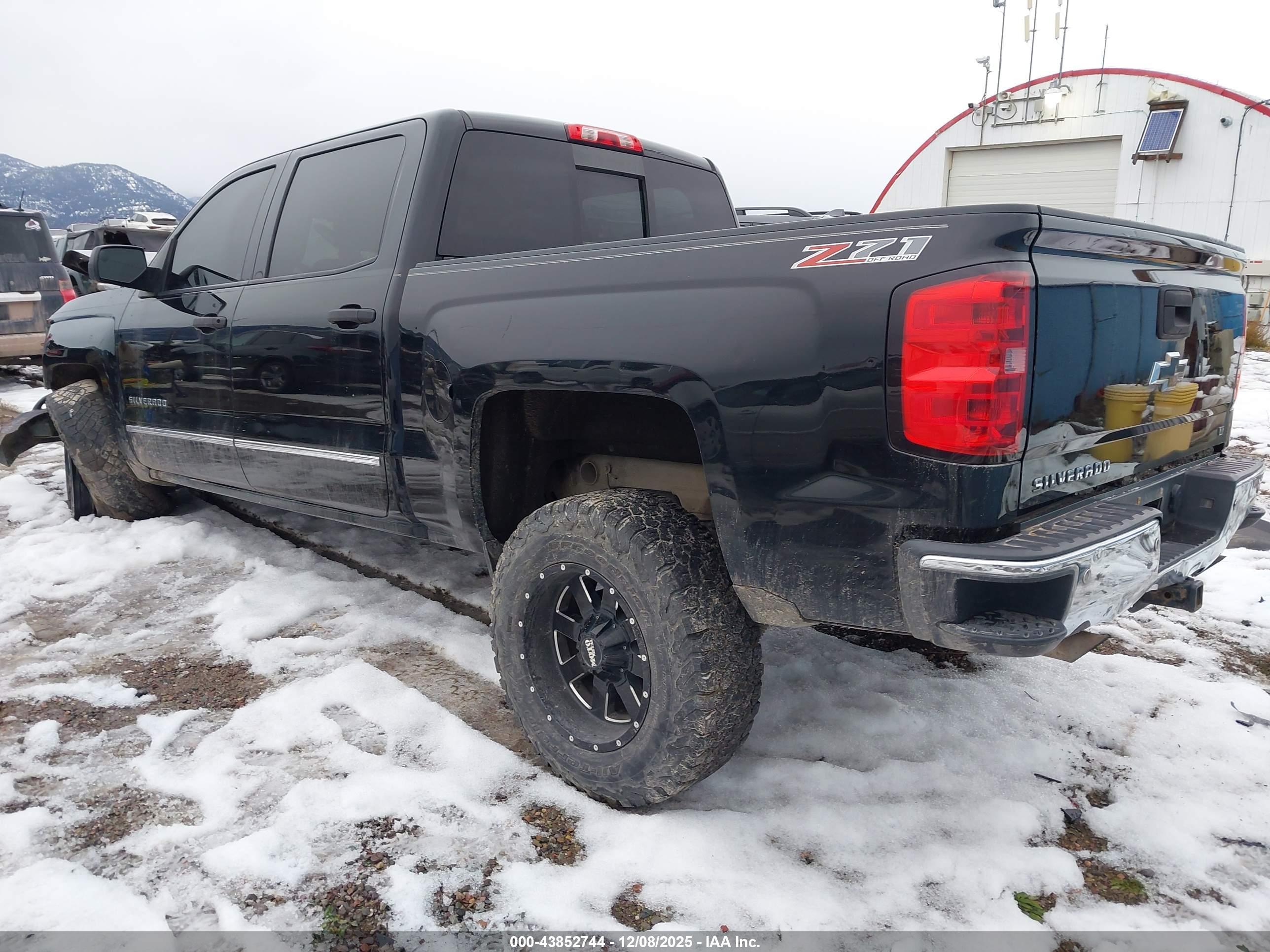 CHEVROLET SILVERADO image 3