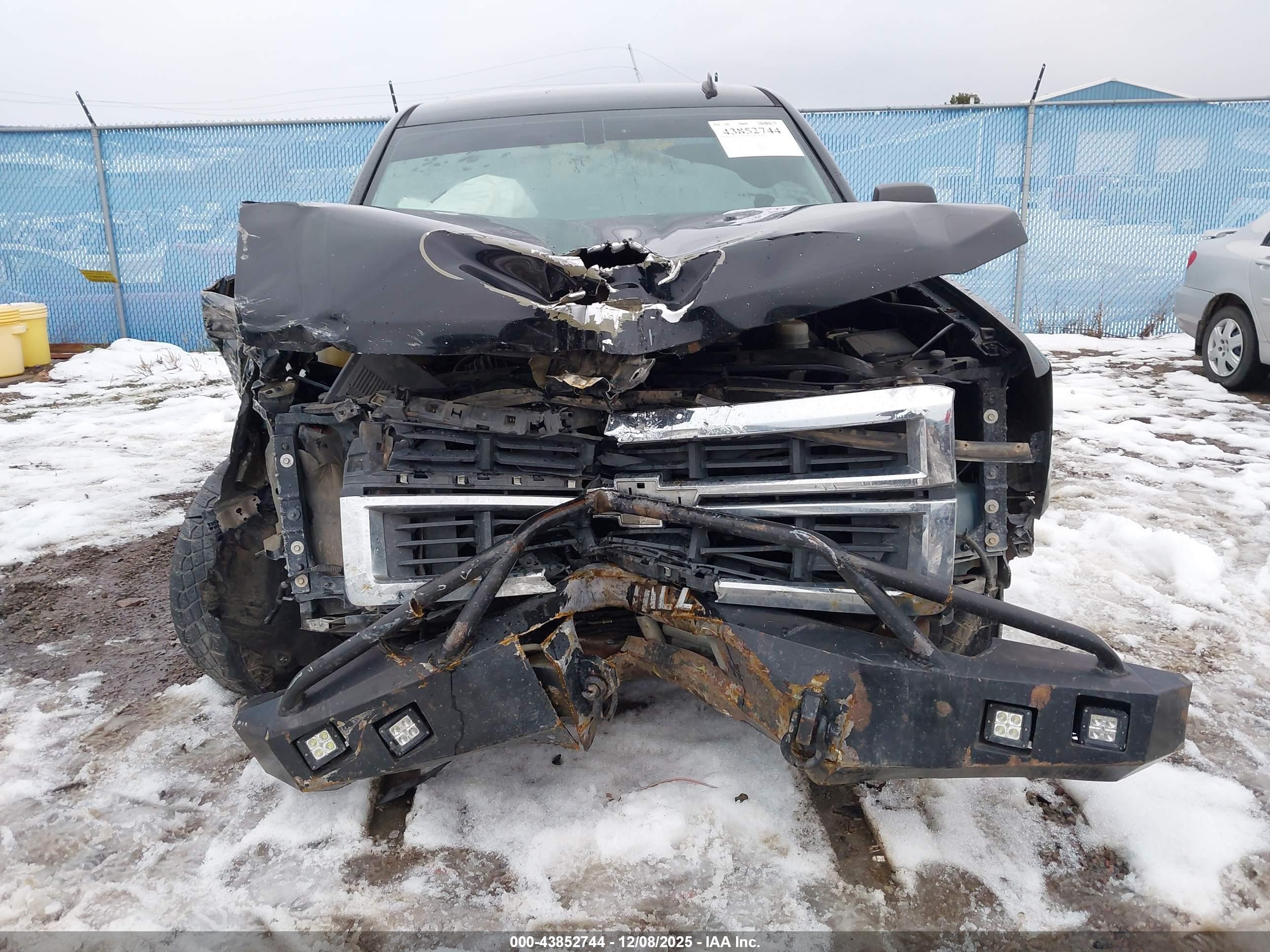 CHEVROLET SILVERADO image 6