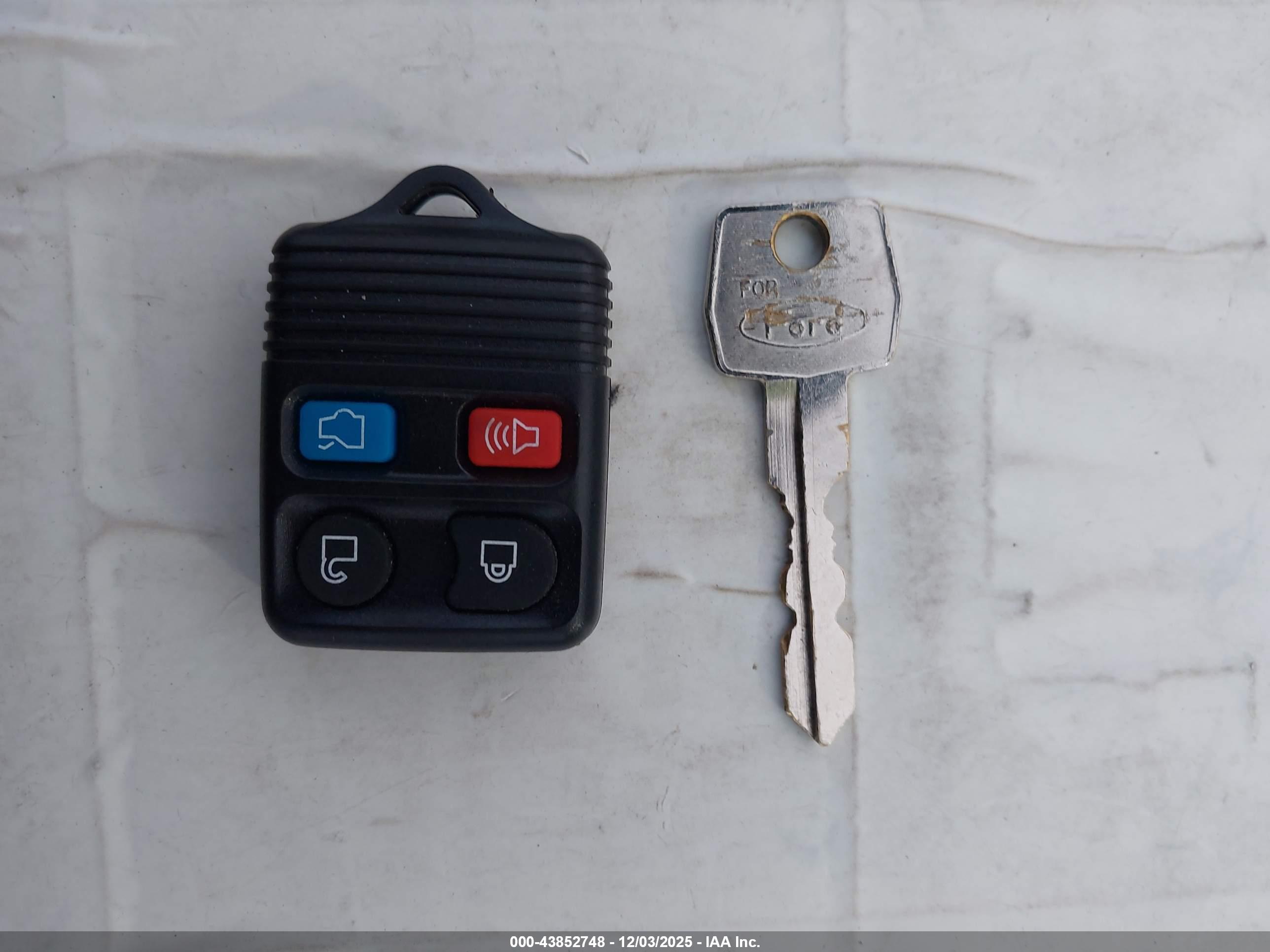 FORD EXPLORER image 11