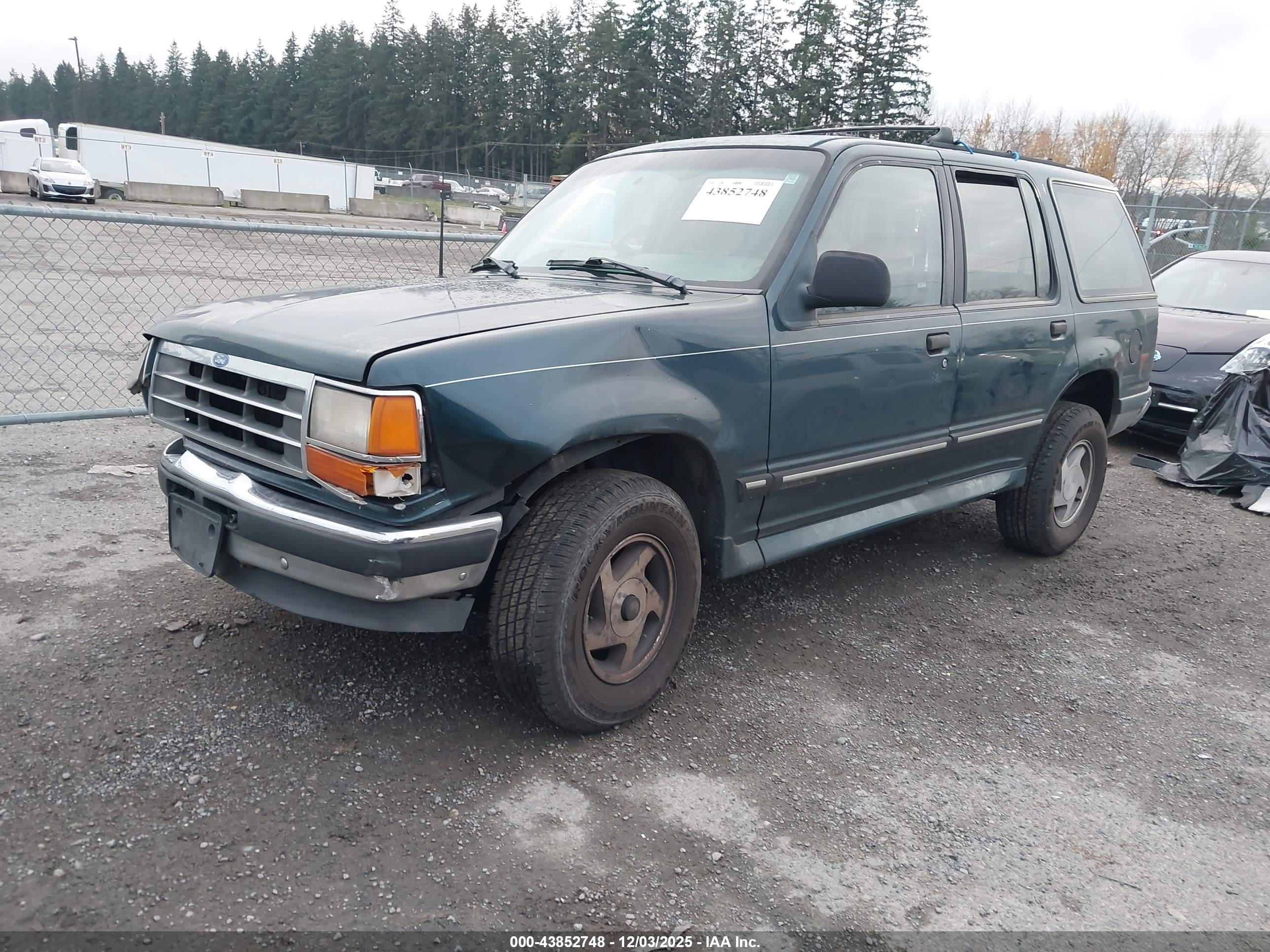 FORD EXPLORER image 2