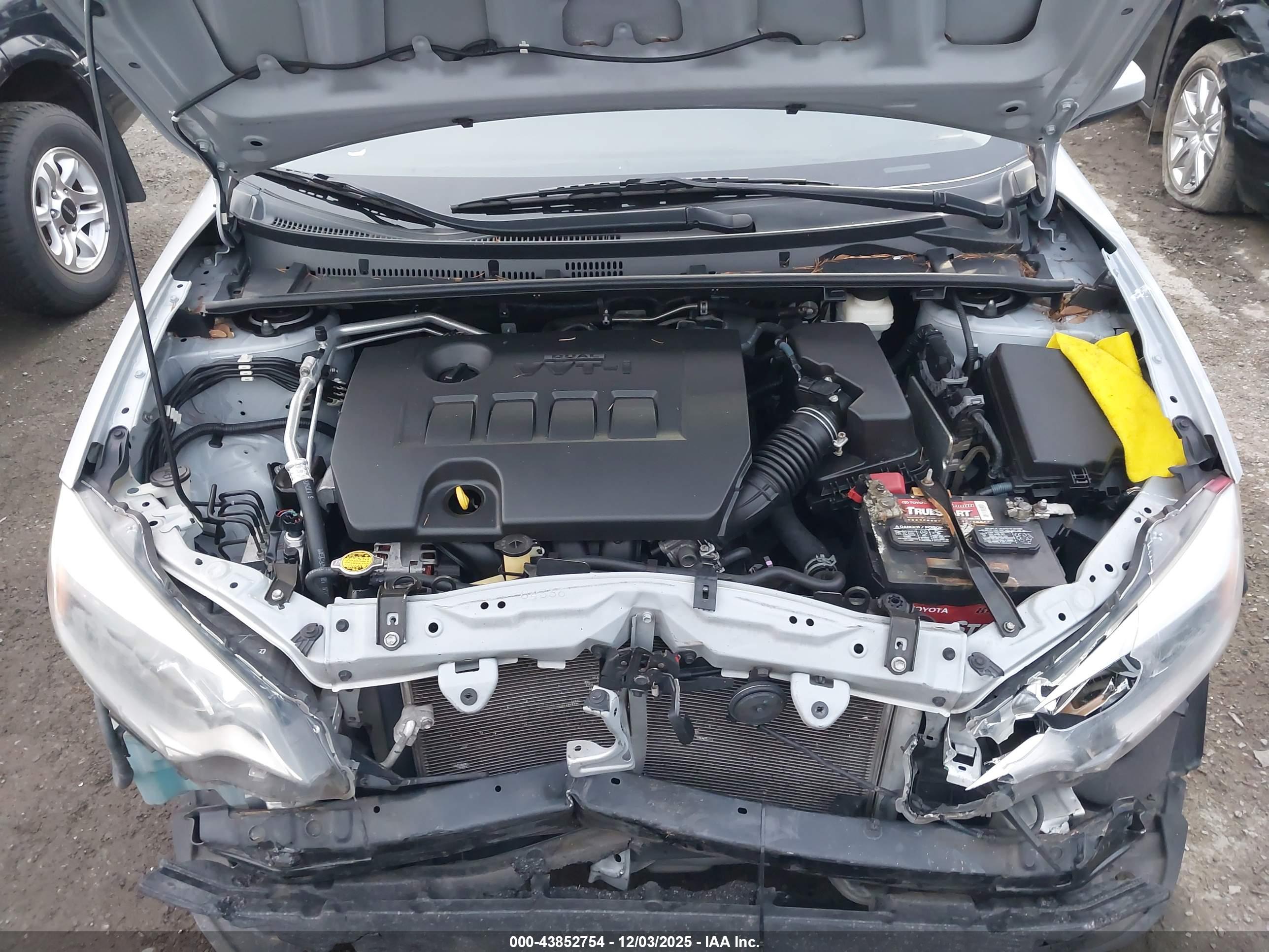 TOYOTA COROLLA image 10