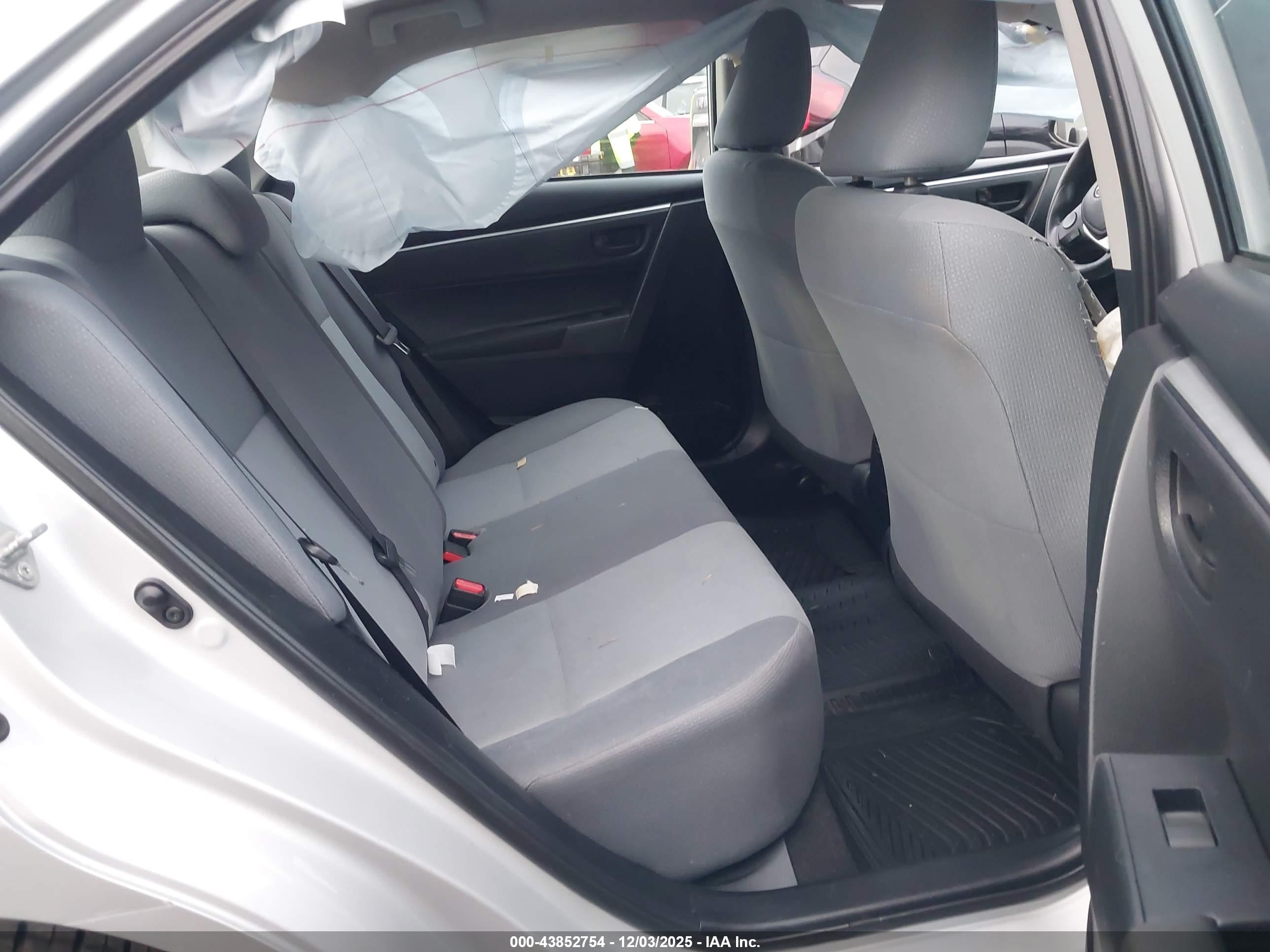 TOYOTA COROLLA image 8