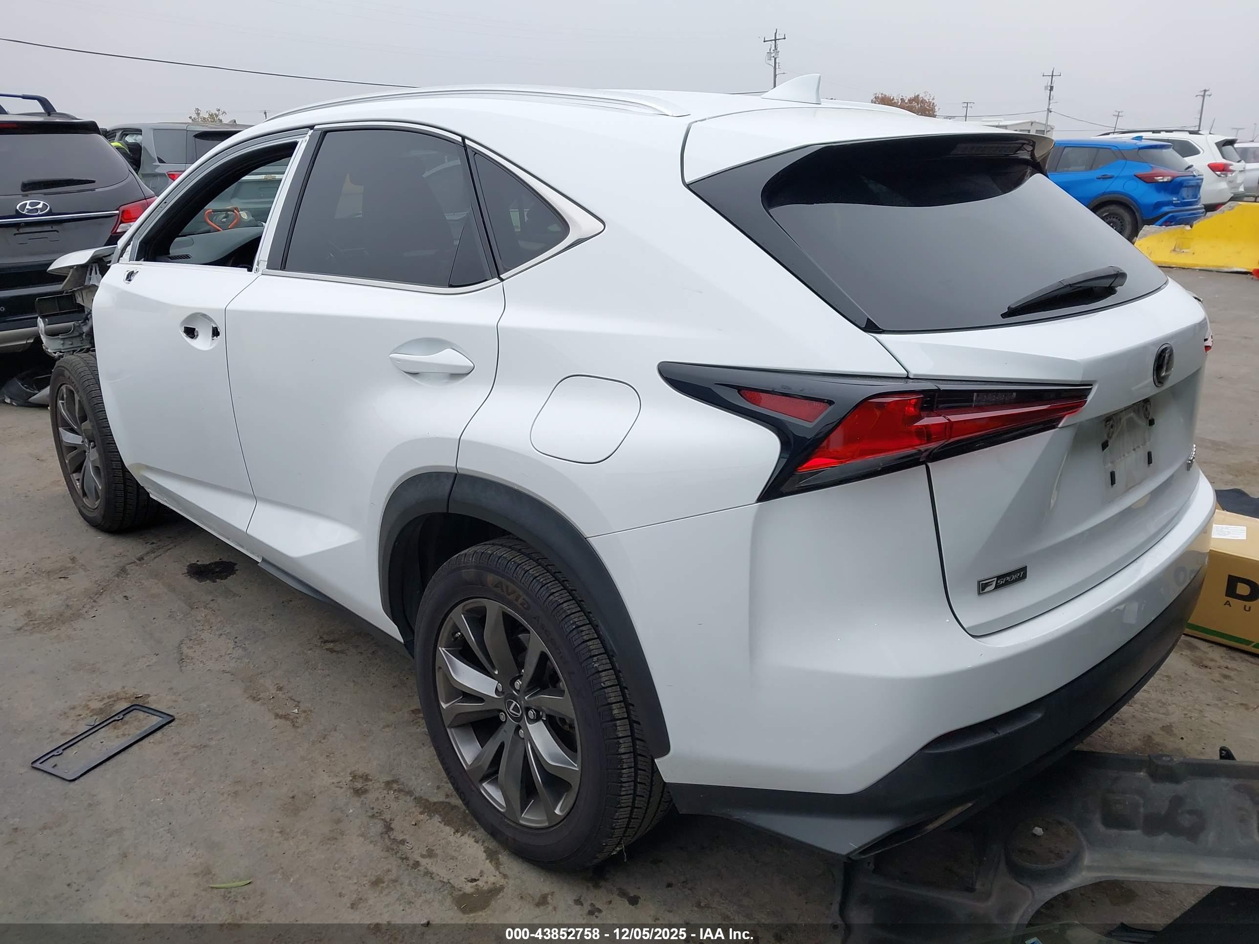 LEXUS NX image 3