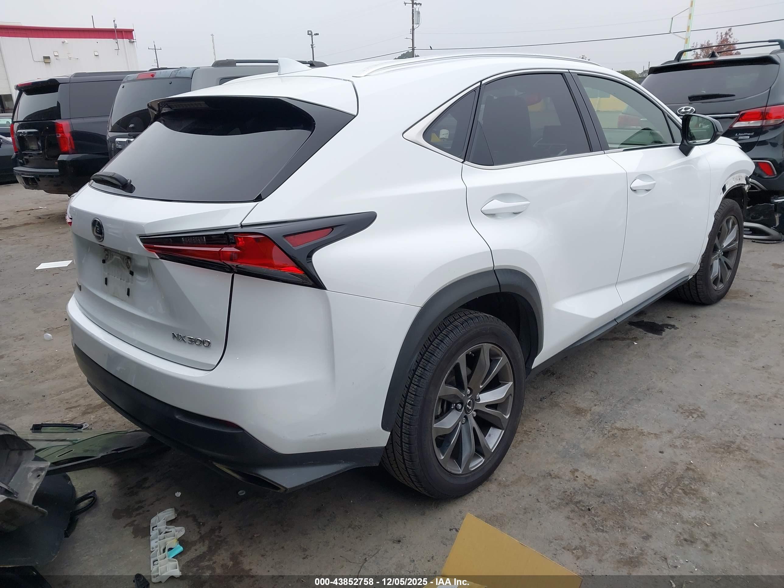 LEXUS NX image 4