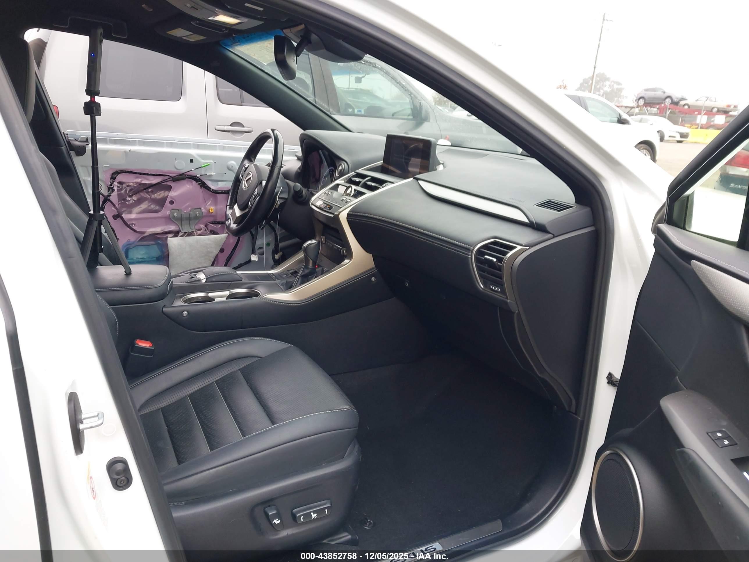 LEXUS NX image 5