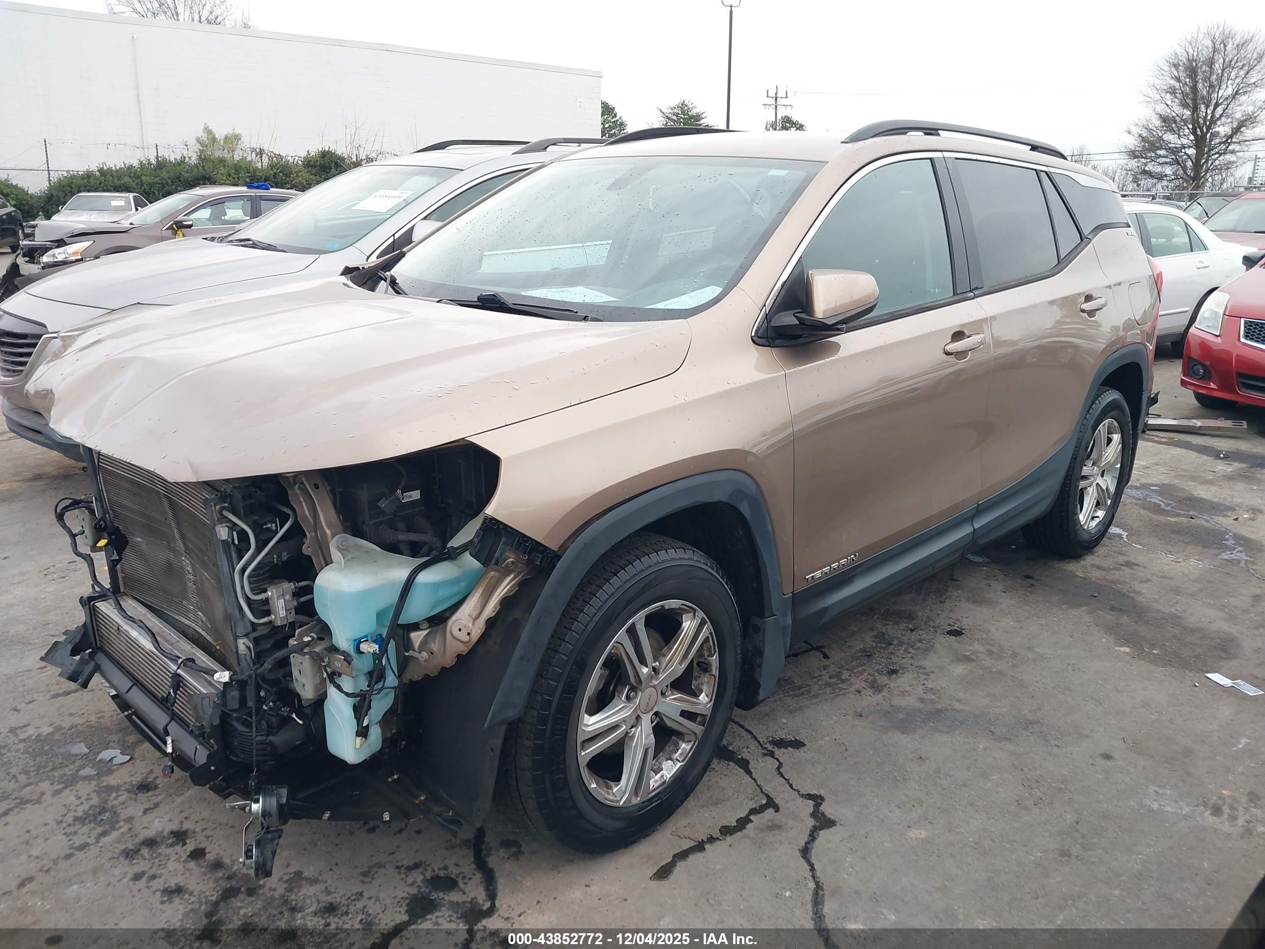 GMC TERRAIN image 2