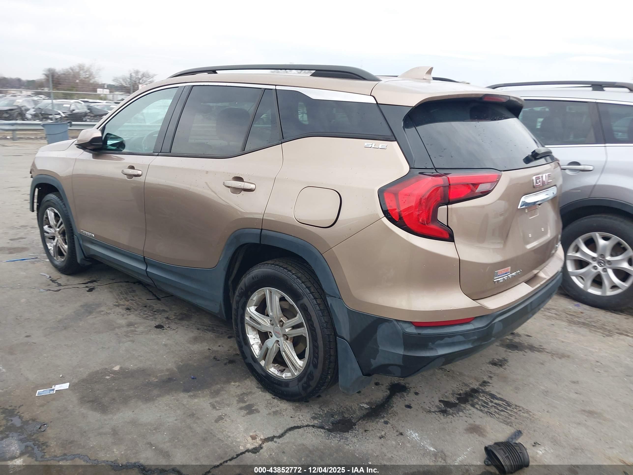 GMC TERRAIN image 3