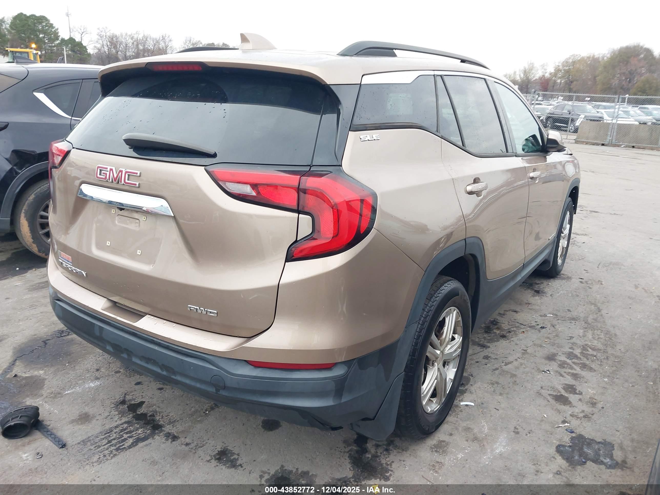 GMC TERRAIN image 4