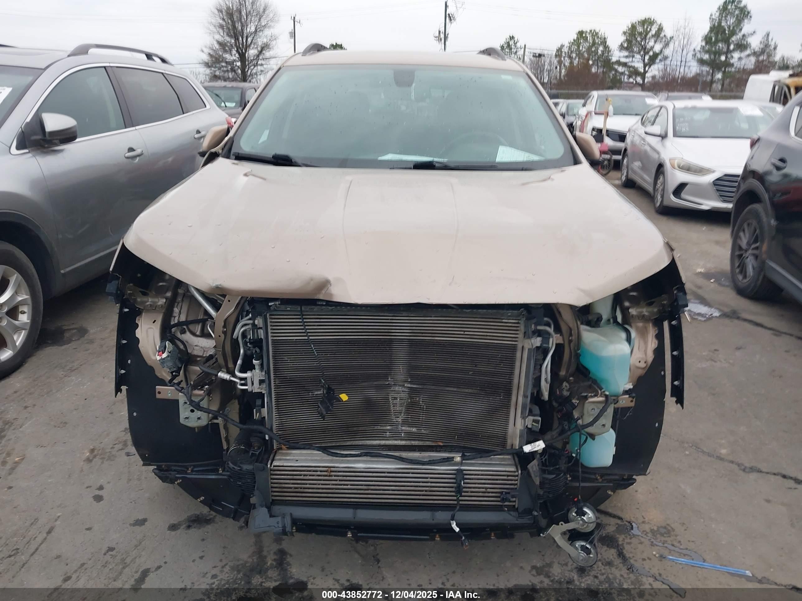 GMC TERRAIN image 6