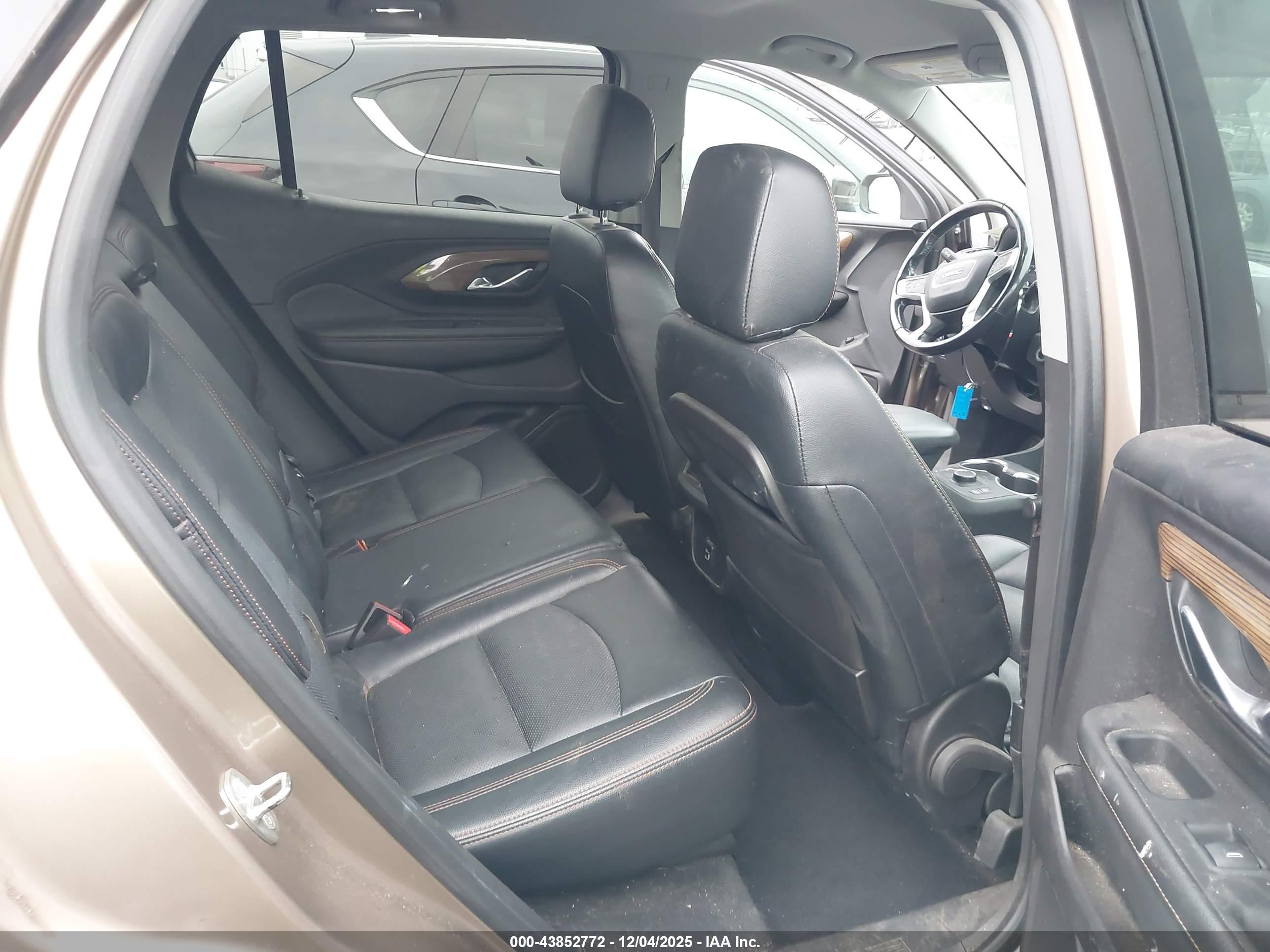GMC TERRAIN image 8