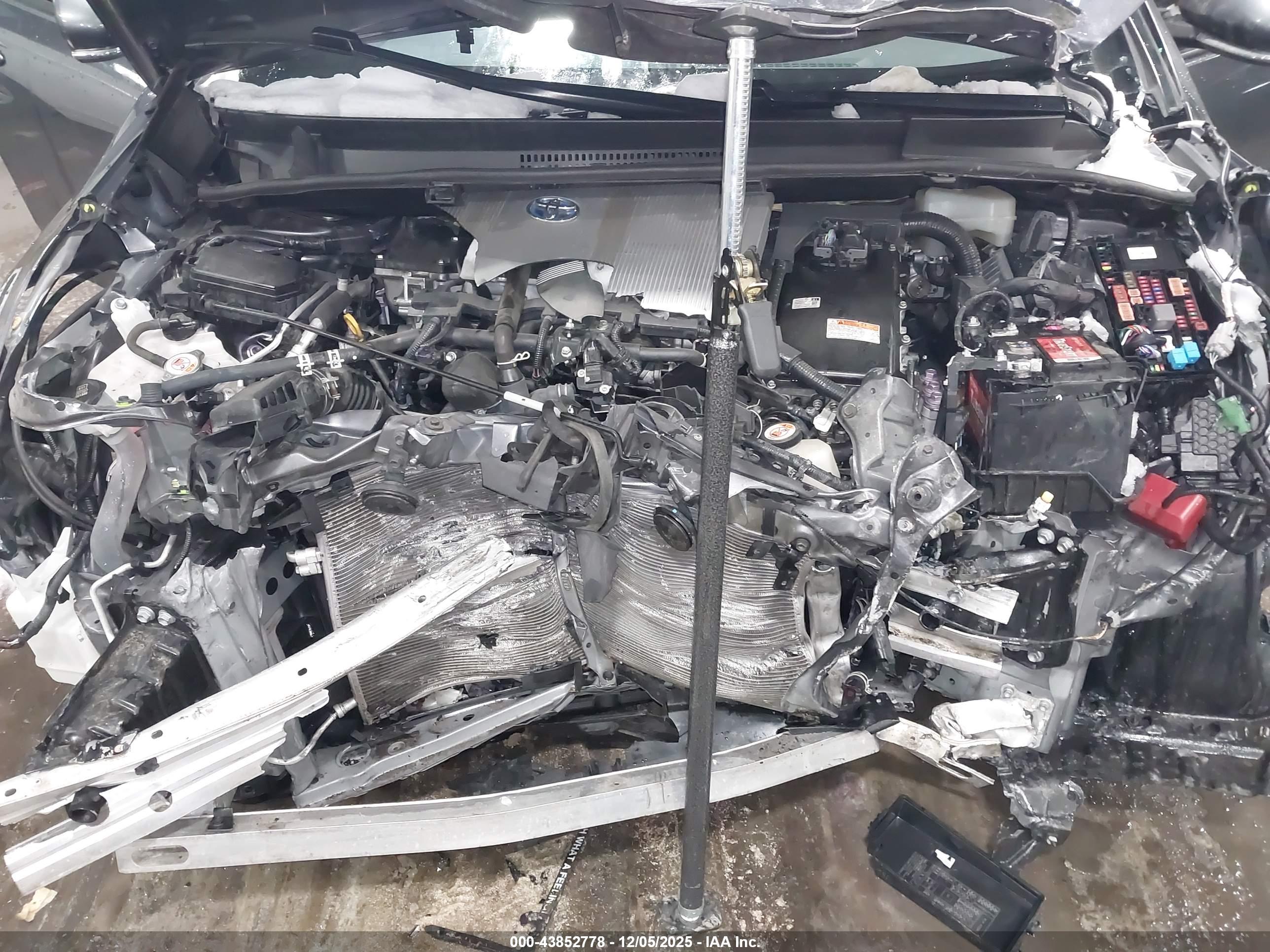 TOYOTA PRIUS image 10