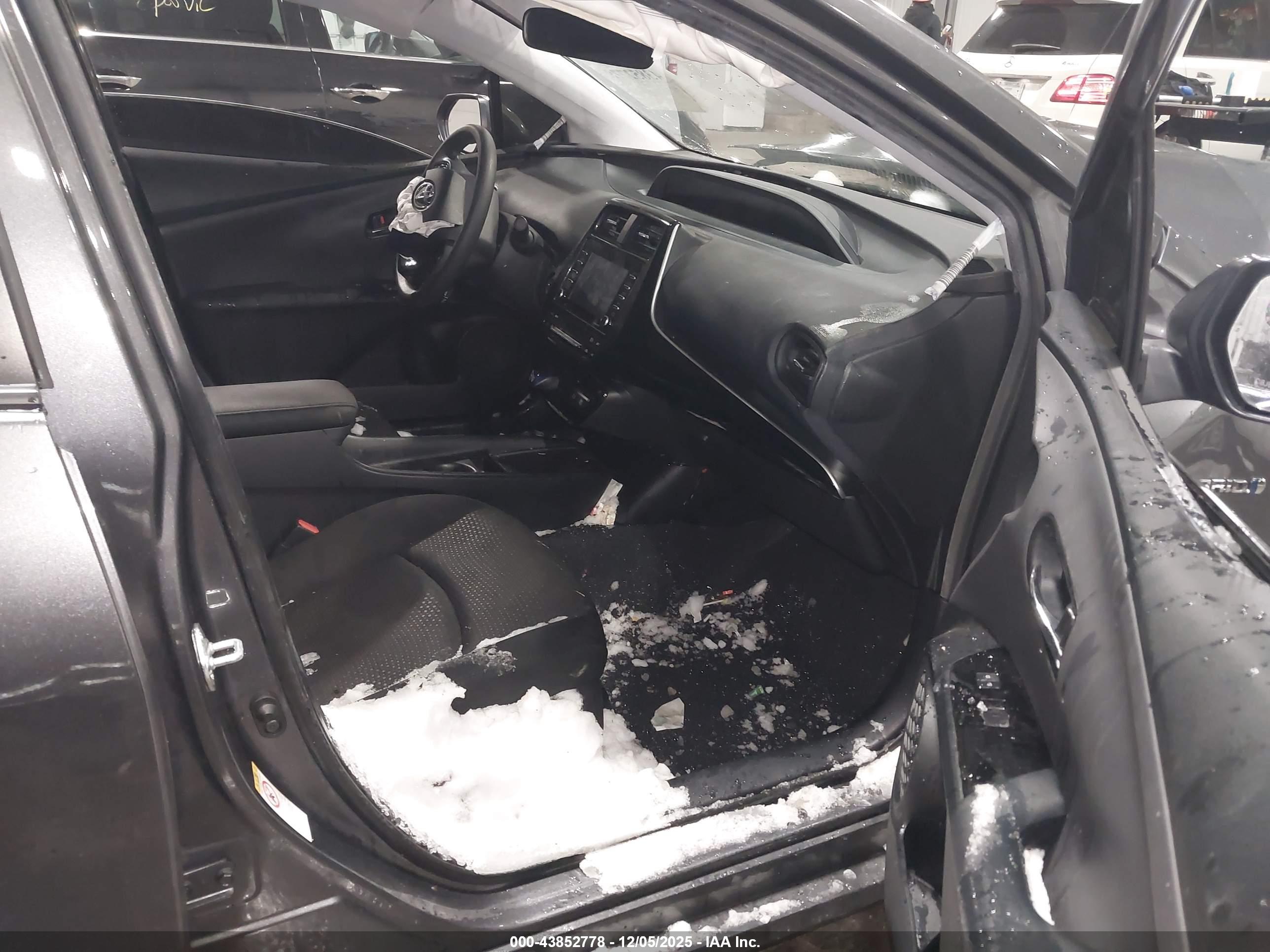 TOYOTA PRIUS image 5
