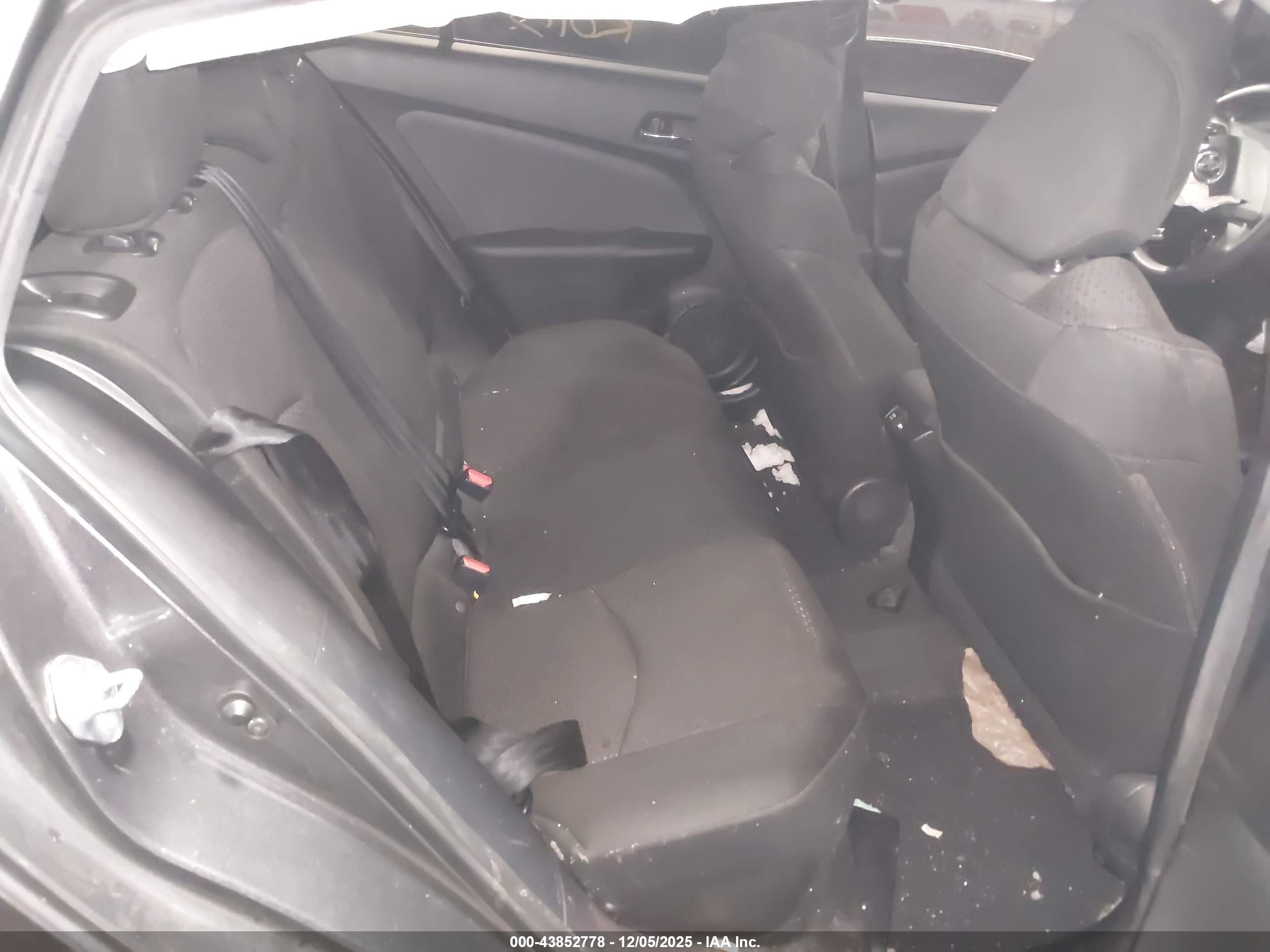 TOYOTA PRIUS image 8