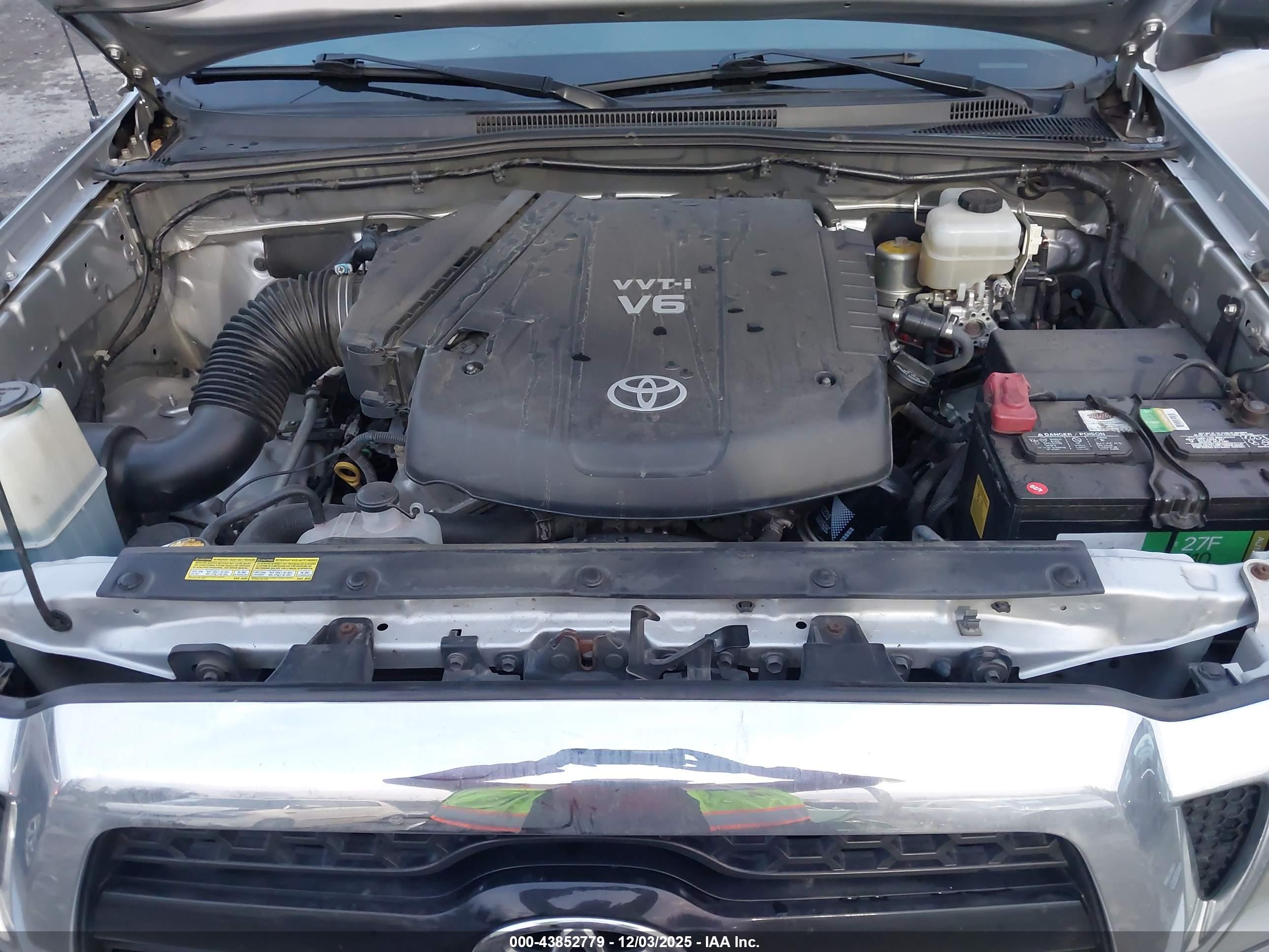 TOYOTA TACOMA image 10