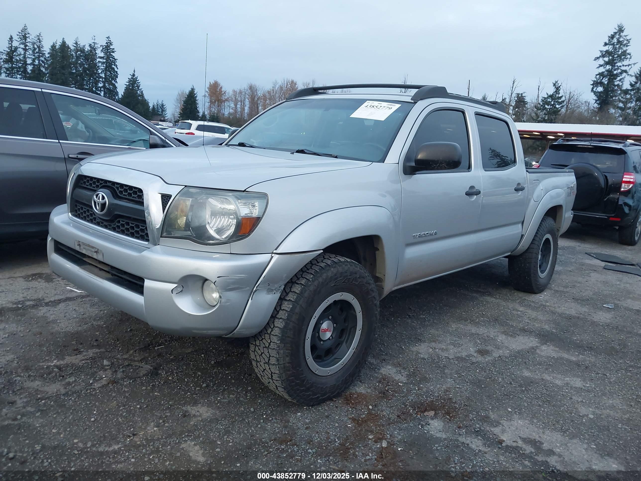 TOYOTA TACOMA image 2