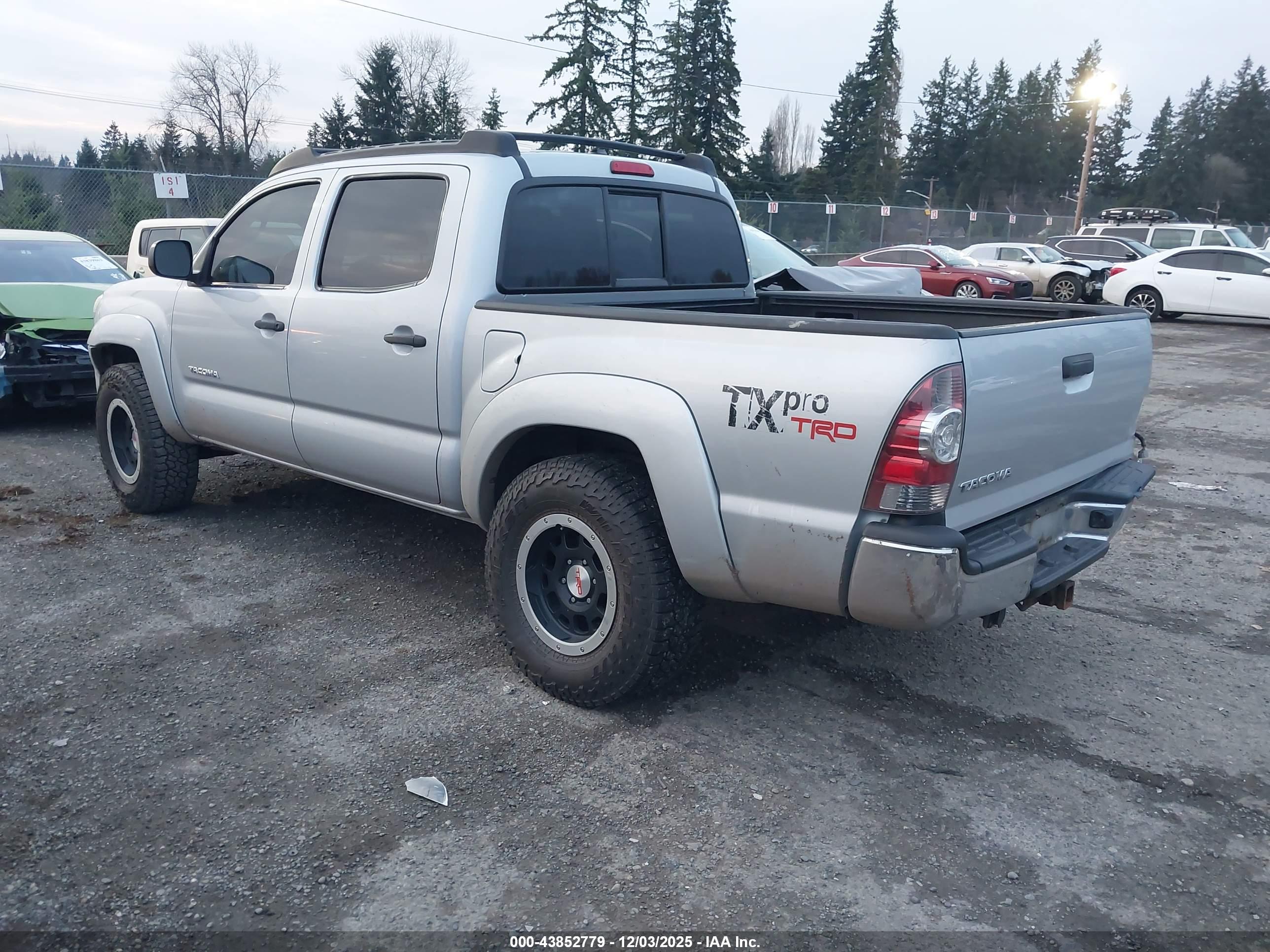 TOYOTA TACOMA image 3