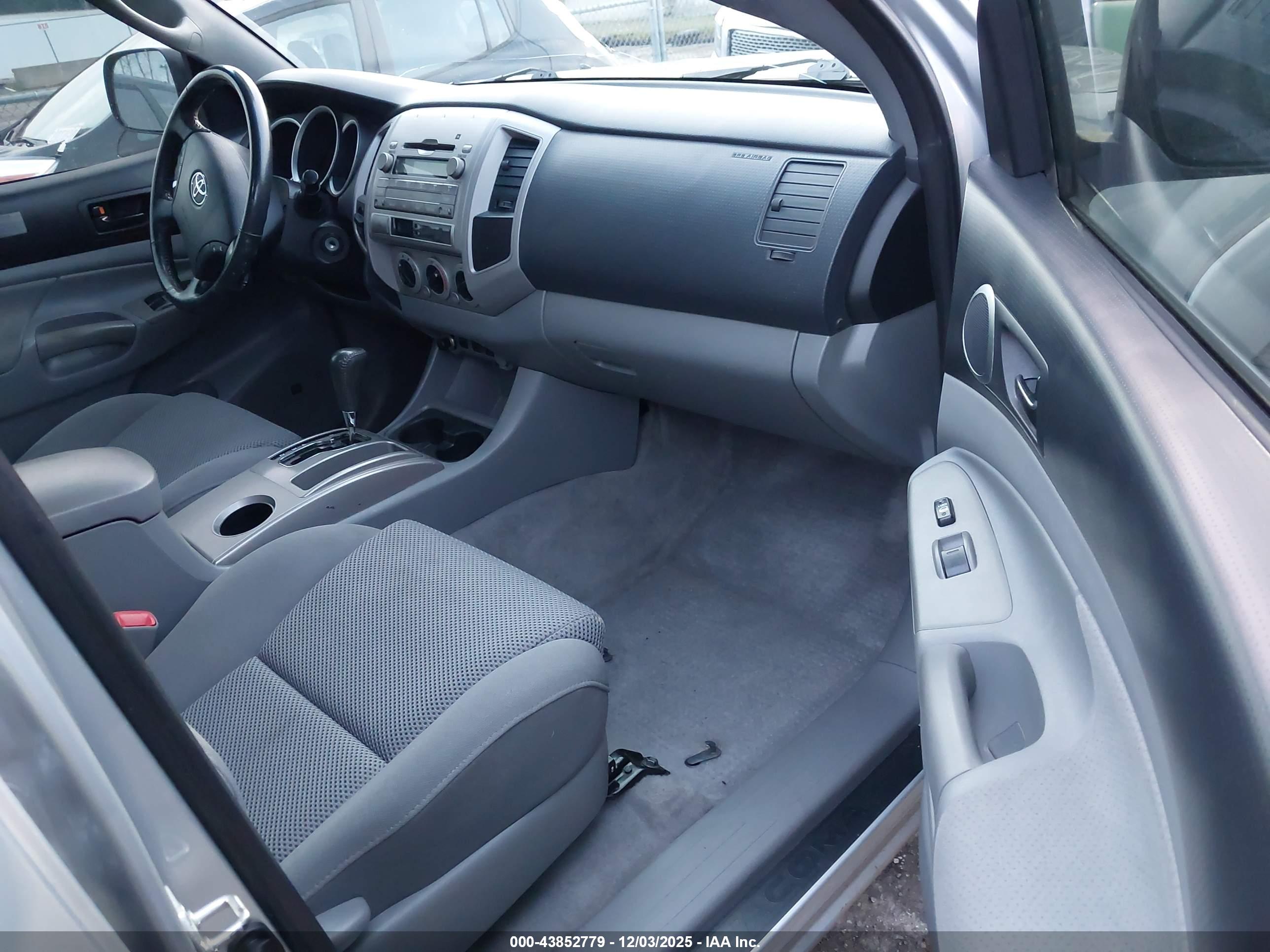 TOYOTA TACOMA image 5