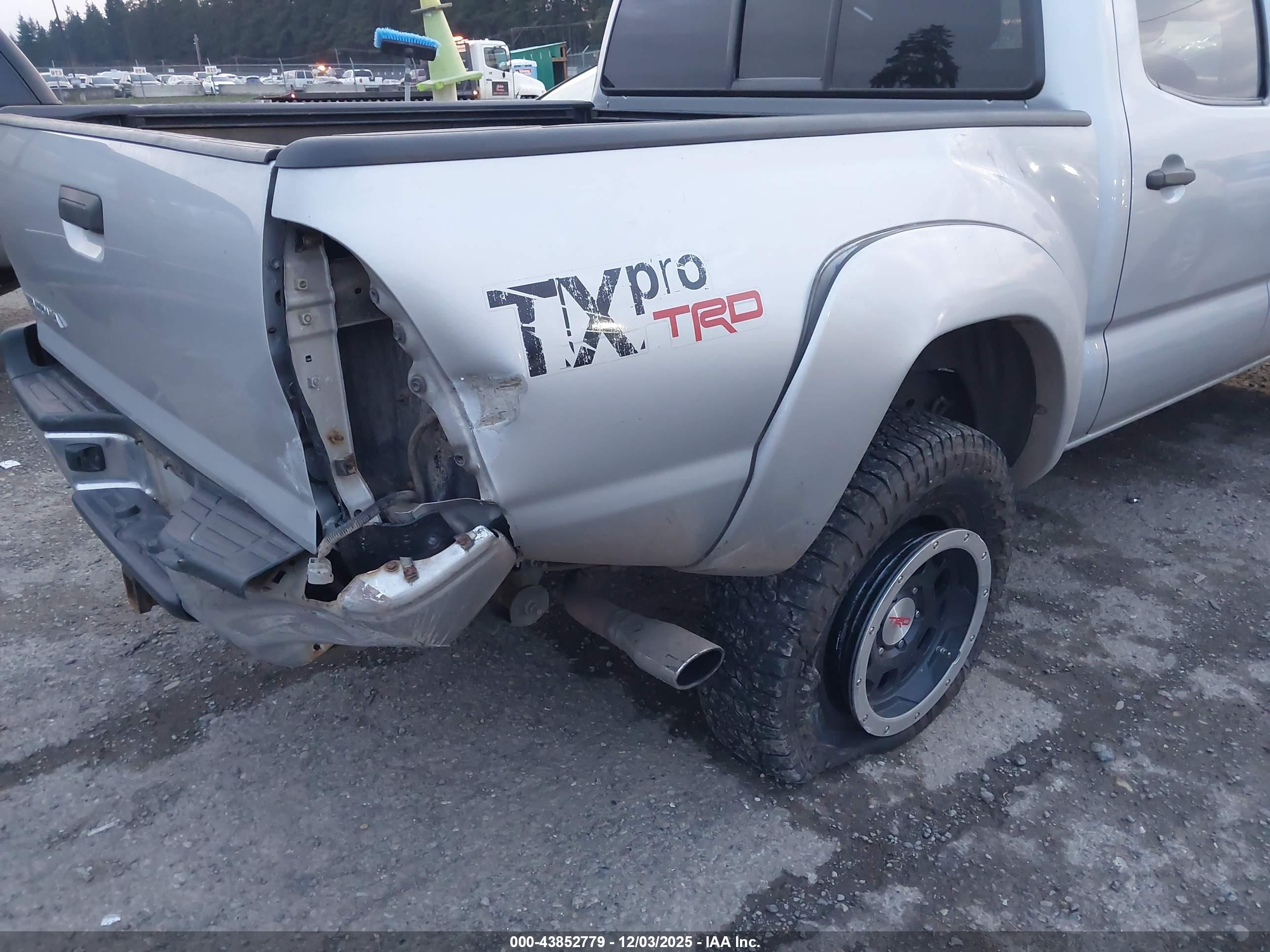 TOYOTA TACOMA image 6