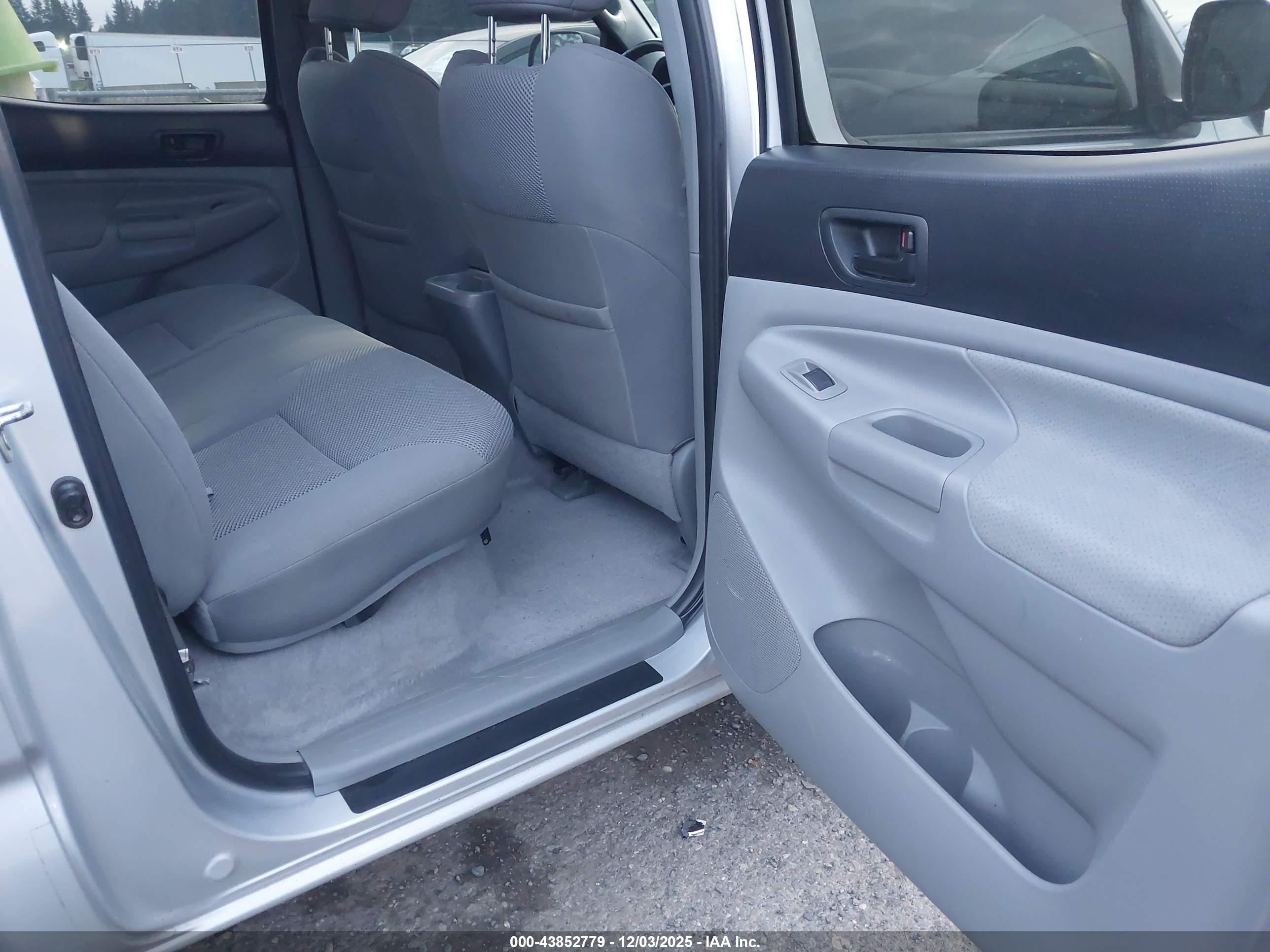TOYOTA TACOMA image 8