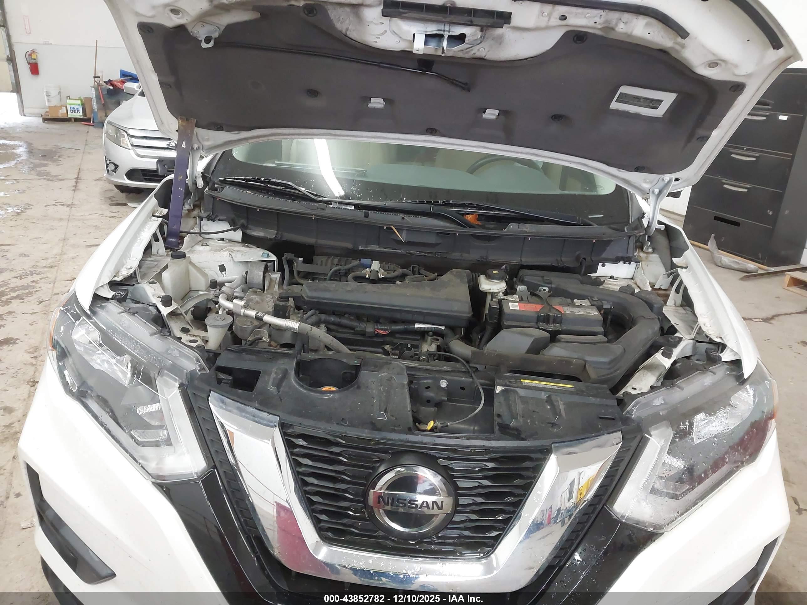 NISSAN ROGUE image 10