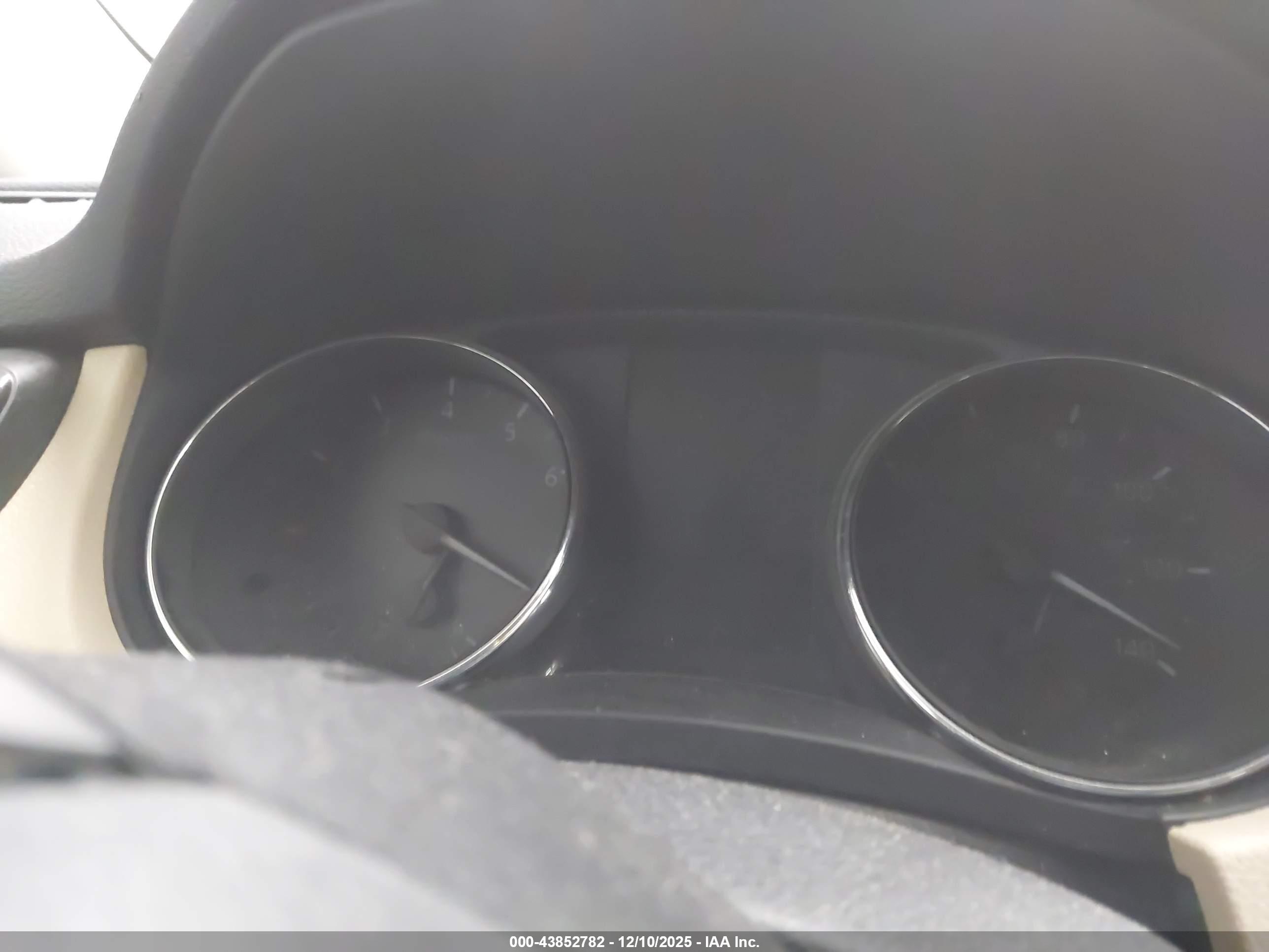 NISSAN ROGUE image 7