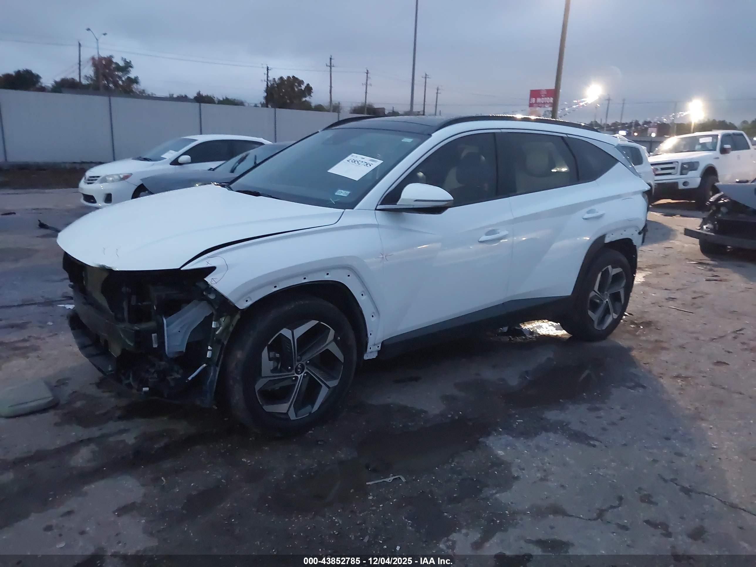 HYUNDAI TUCSON image 2