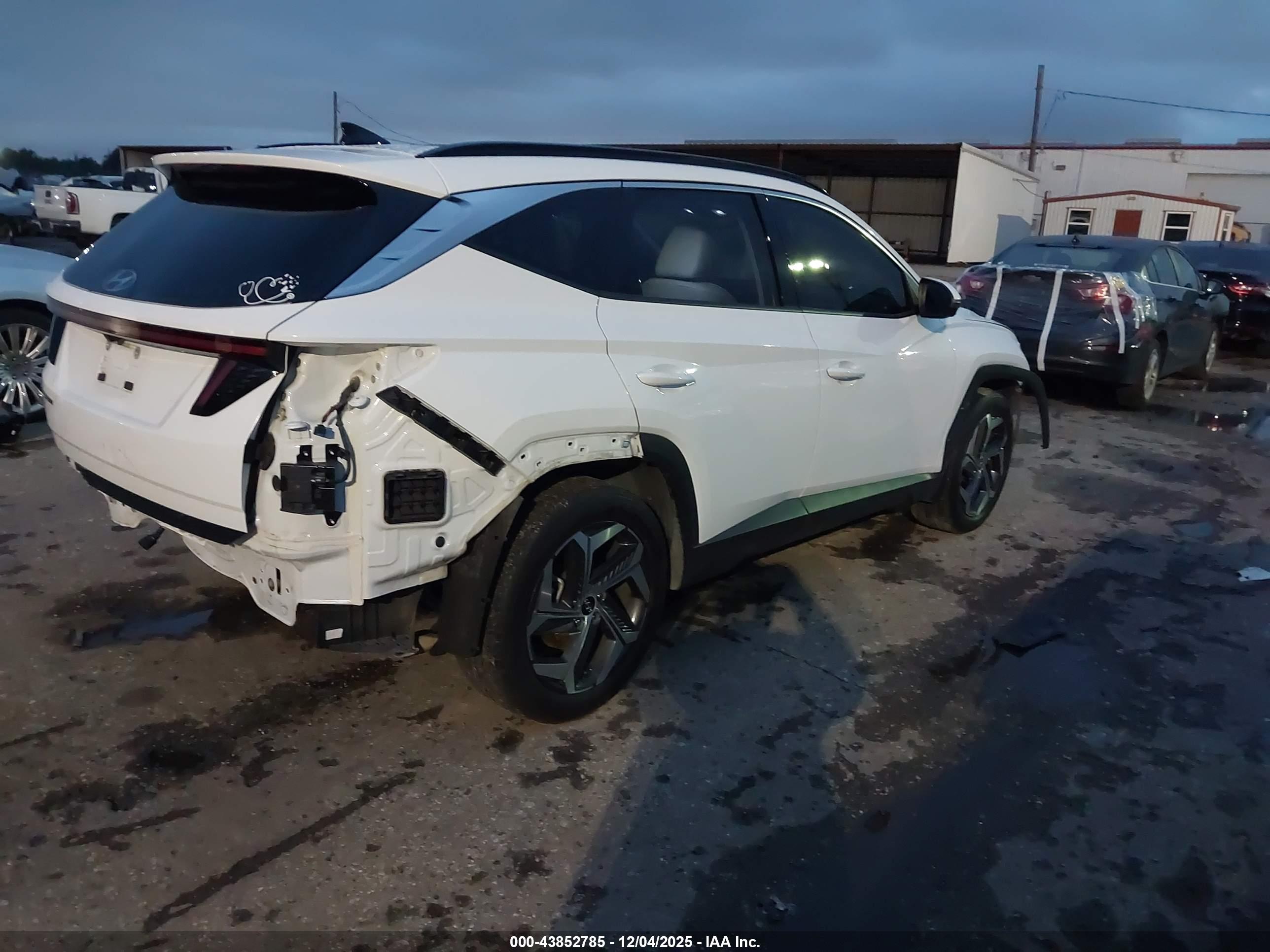 HYUNDAI TUCSON image 4