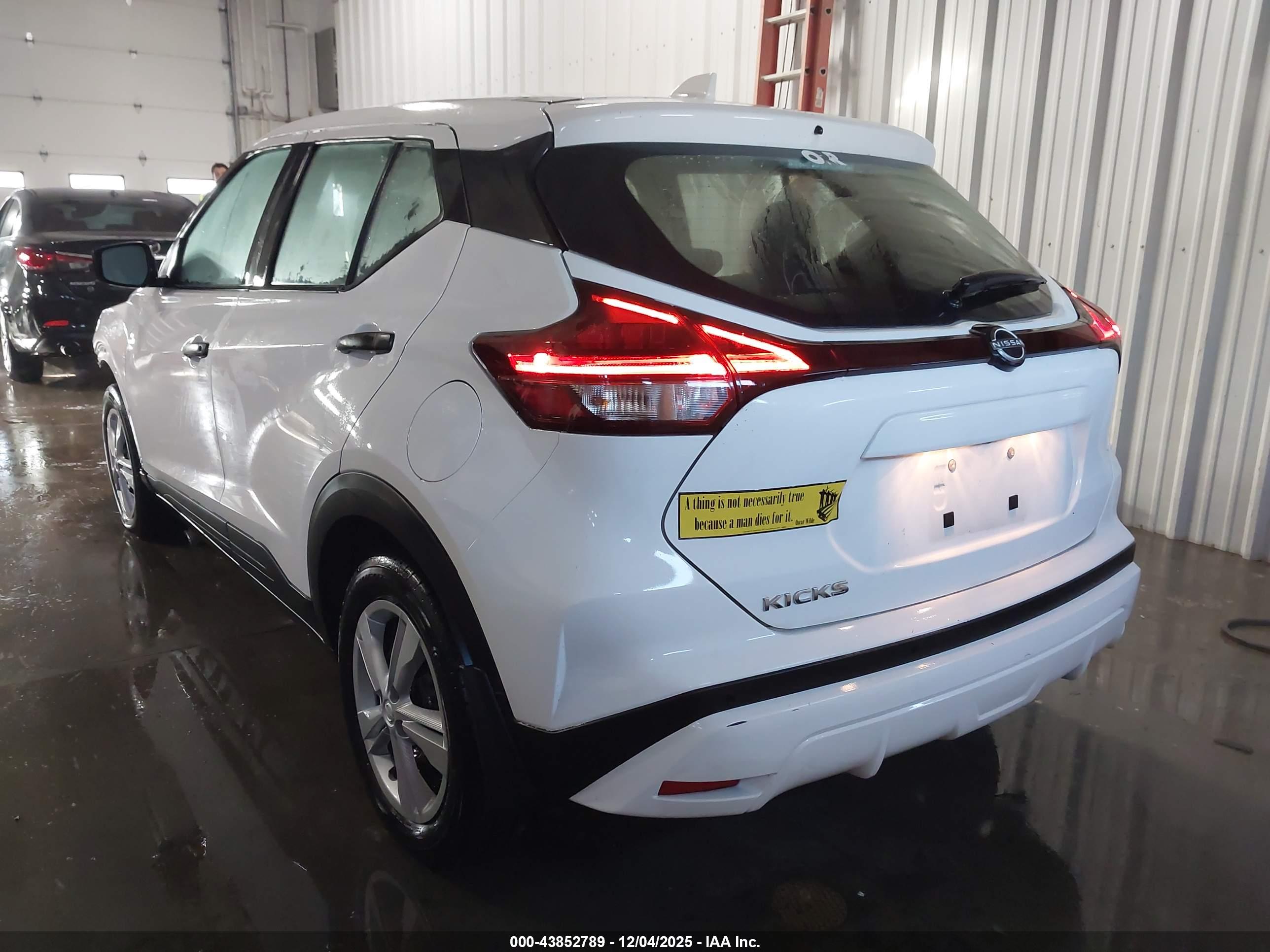 NISSAN KICKS image 3