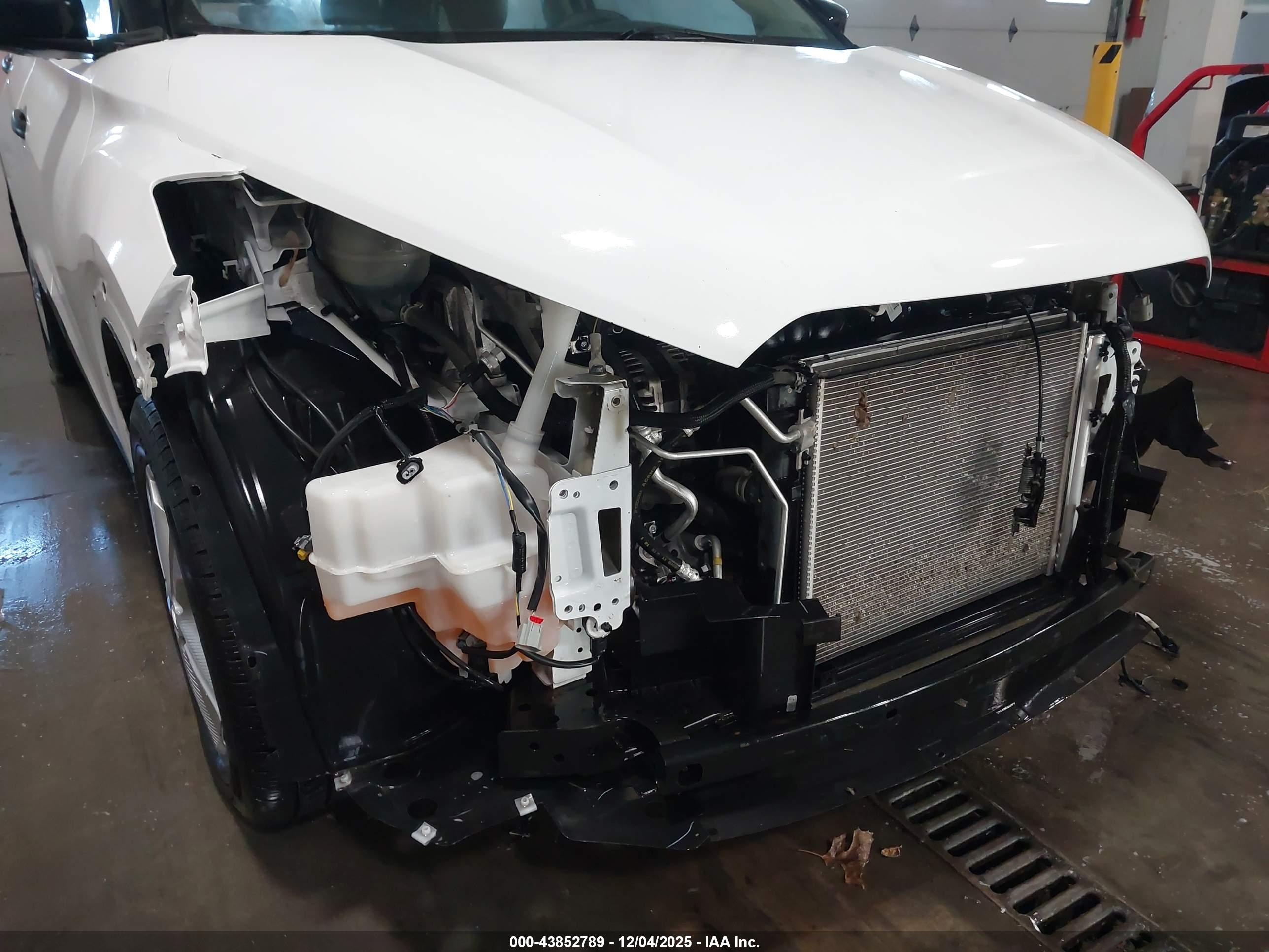 NISSAN KICKS image 6