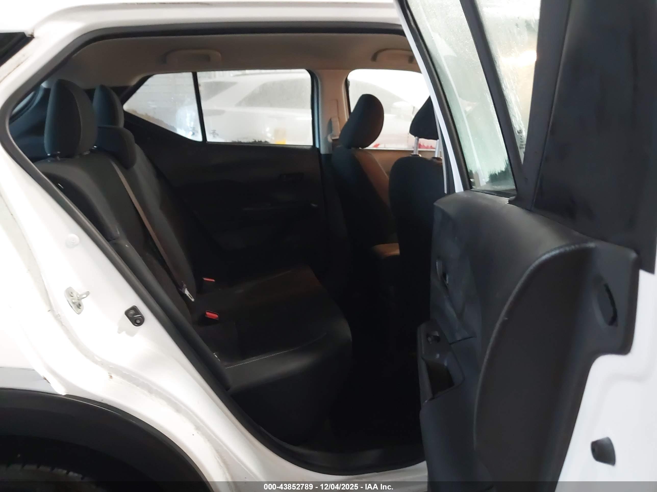 NISSAN KICKS image 8