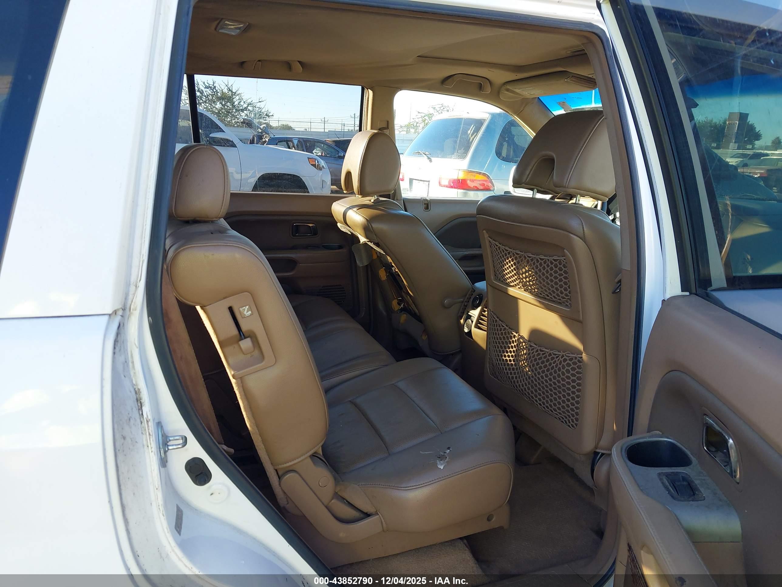 HONDA PILOT image 8