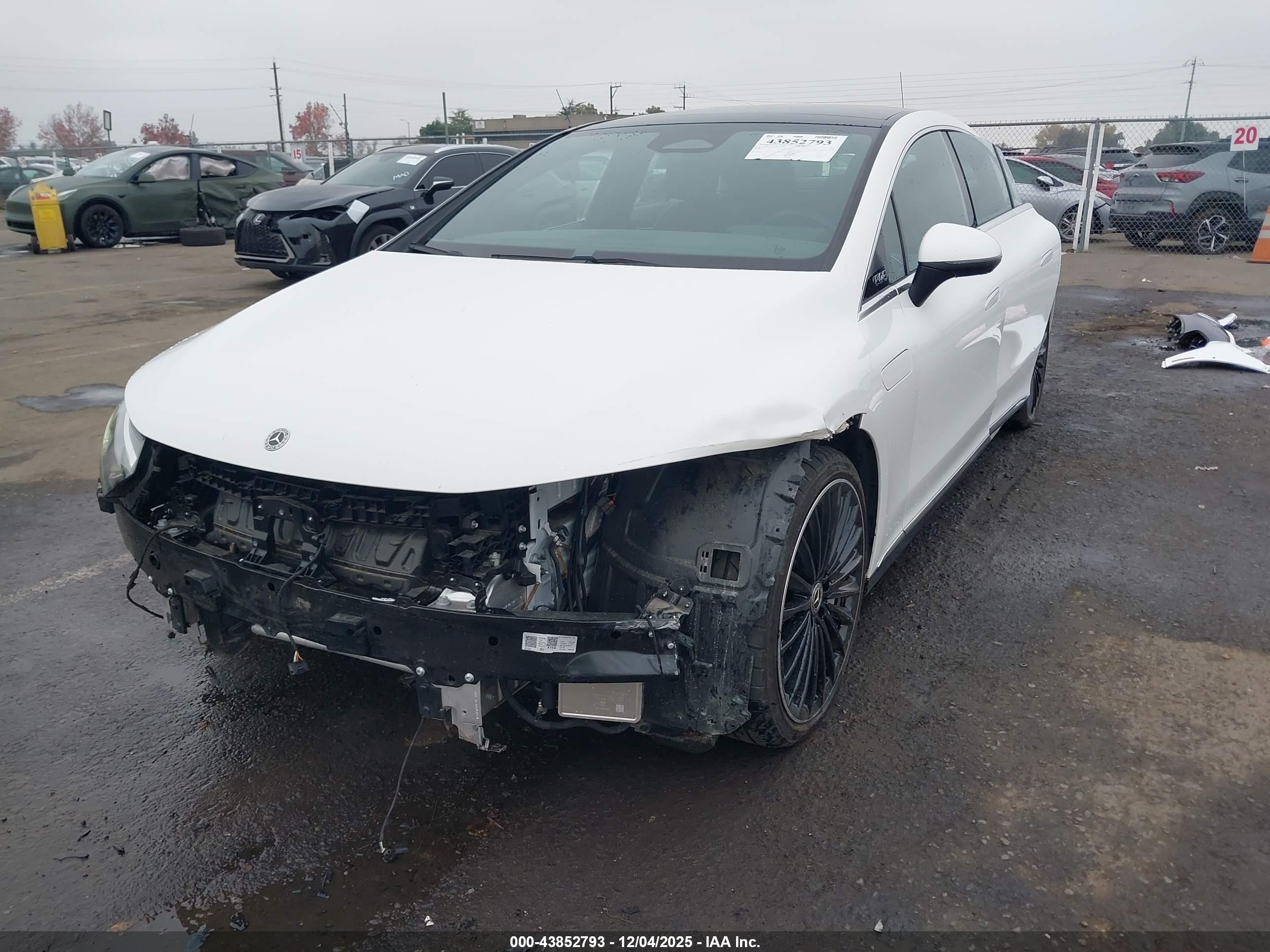 MERCEDES-BENZ EQE image 2