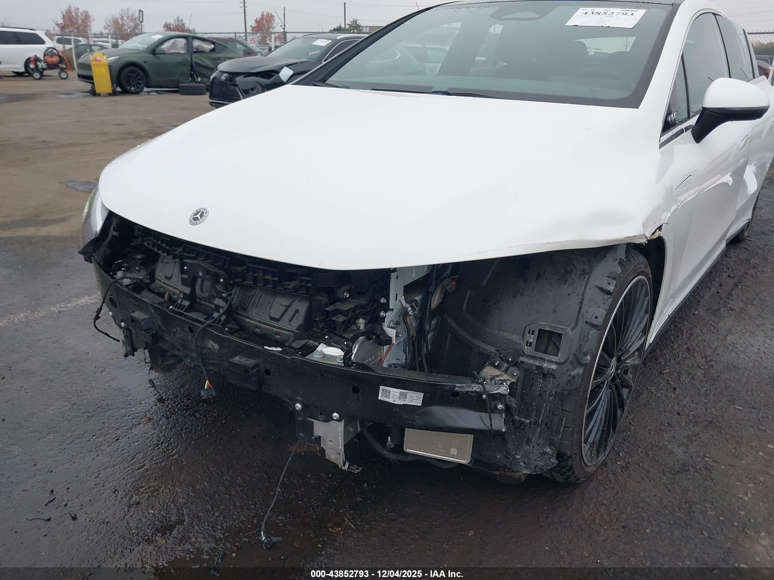 MERCEDES-BENZ EQE image 6