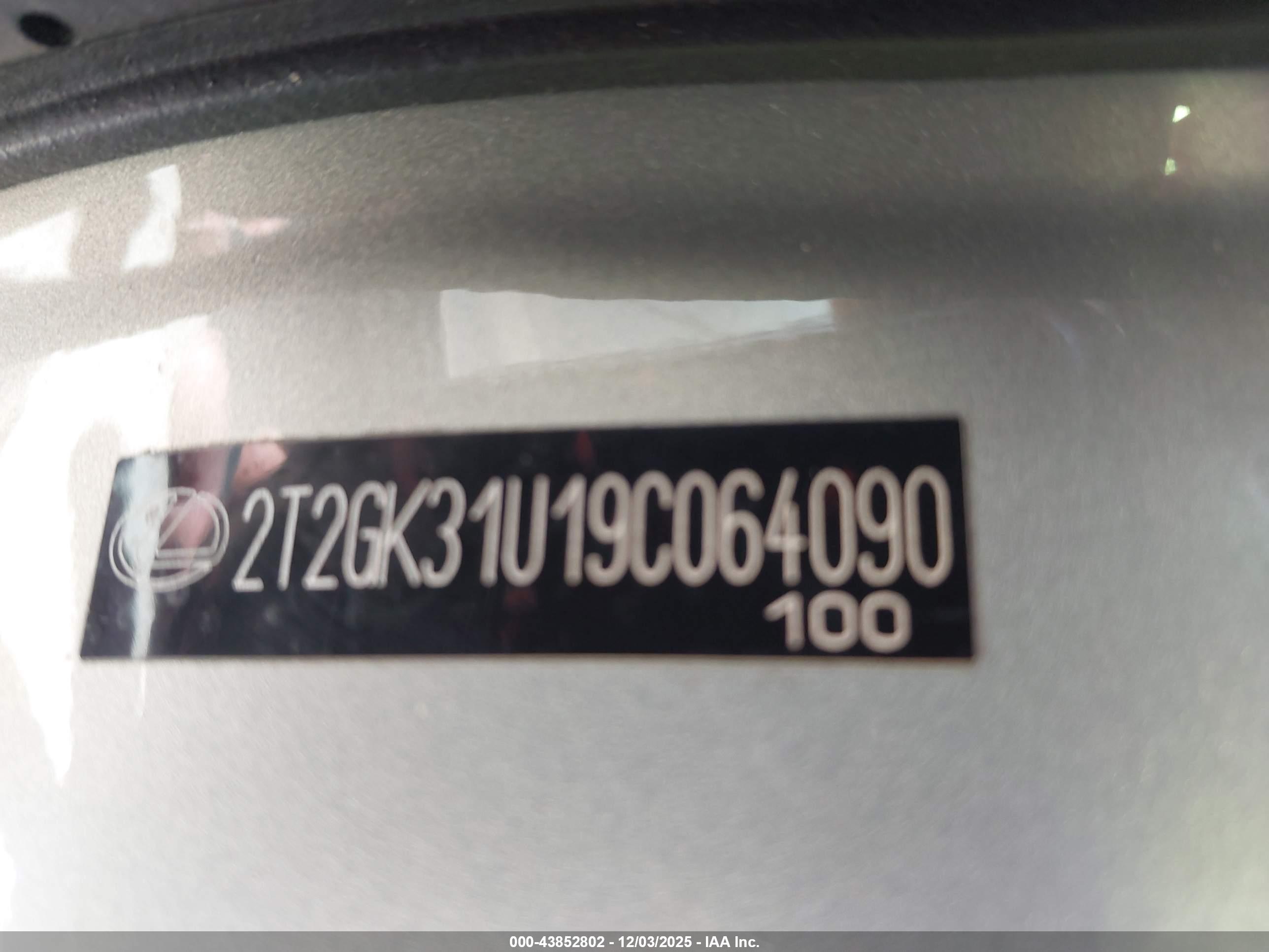 LEXUS RX image 9
